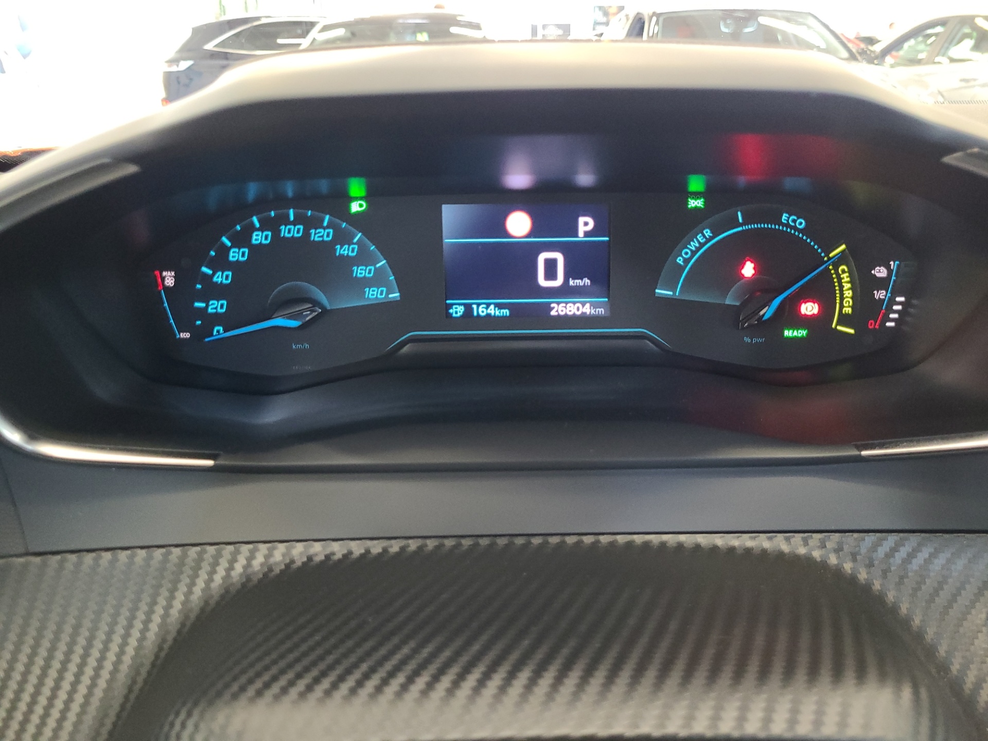PEUGEOT e-2008 2023