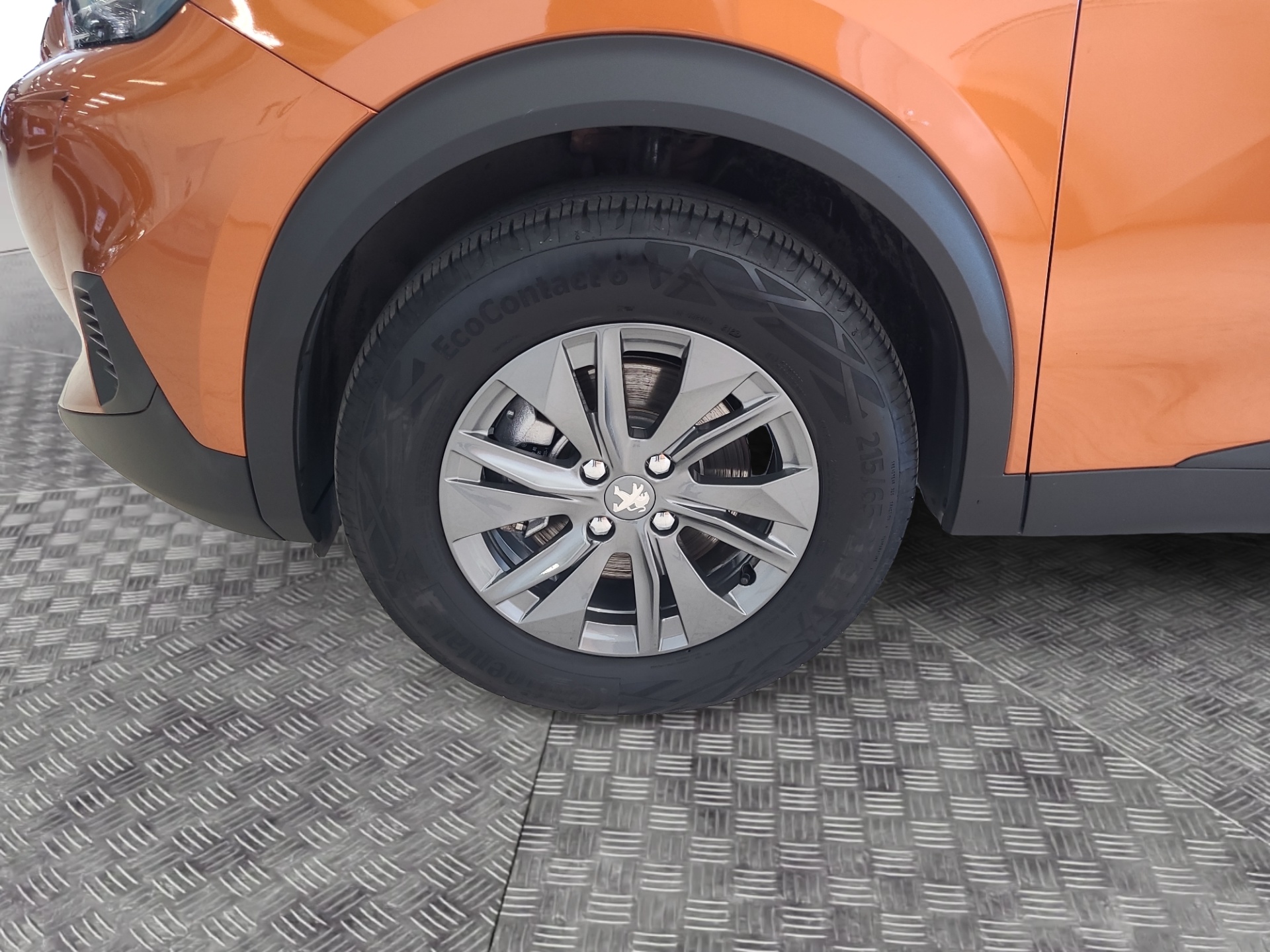 PEUGEOT e-2008 2023