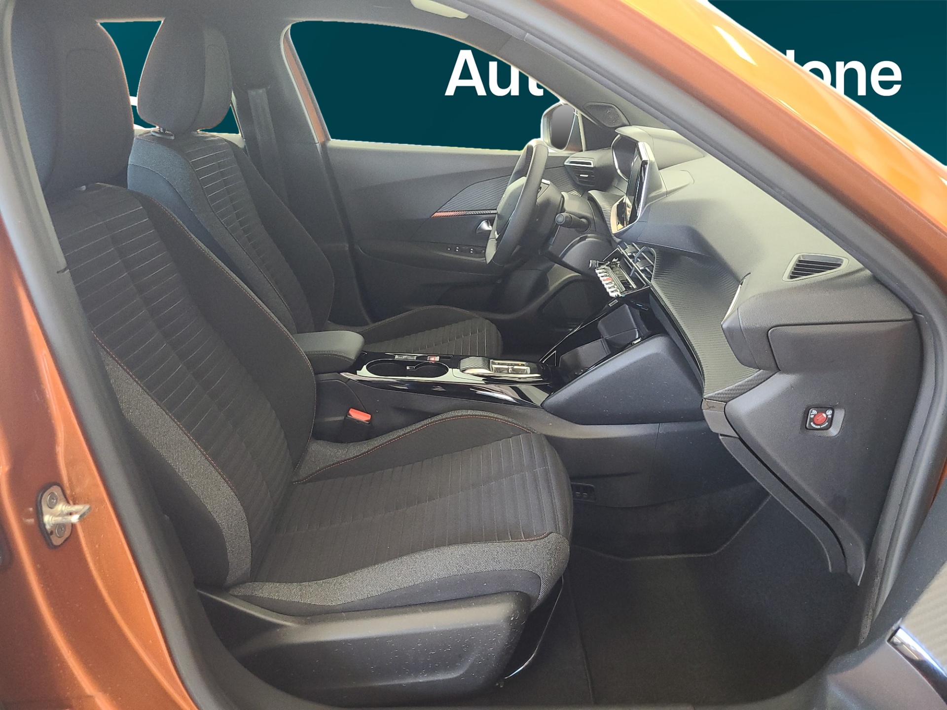 PEUGEOT e-2008 2023