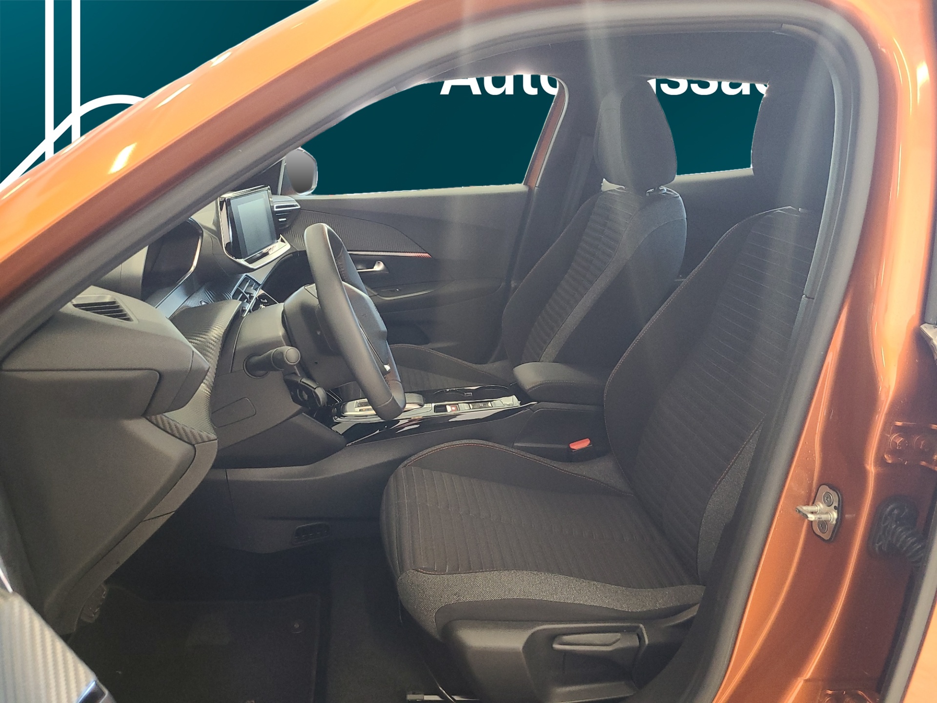 PEUGEOT e-2008 2023