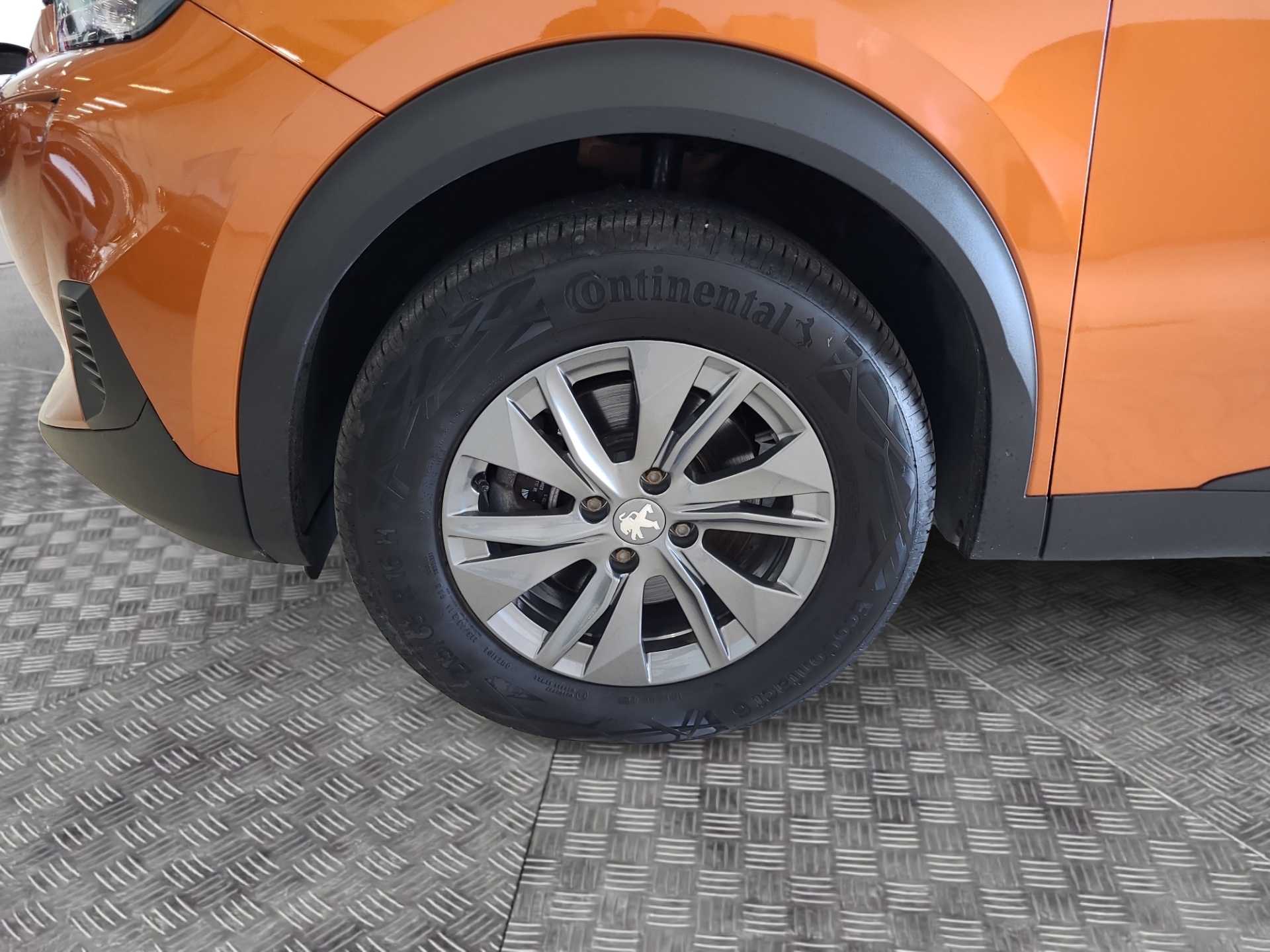 PEUGEOT e-2008 2023