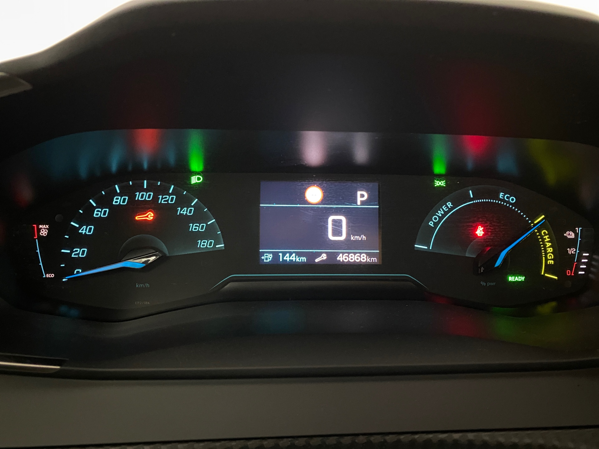Peugeot e-2008 2023