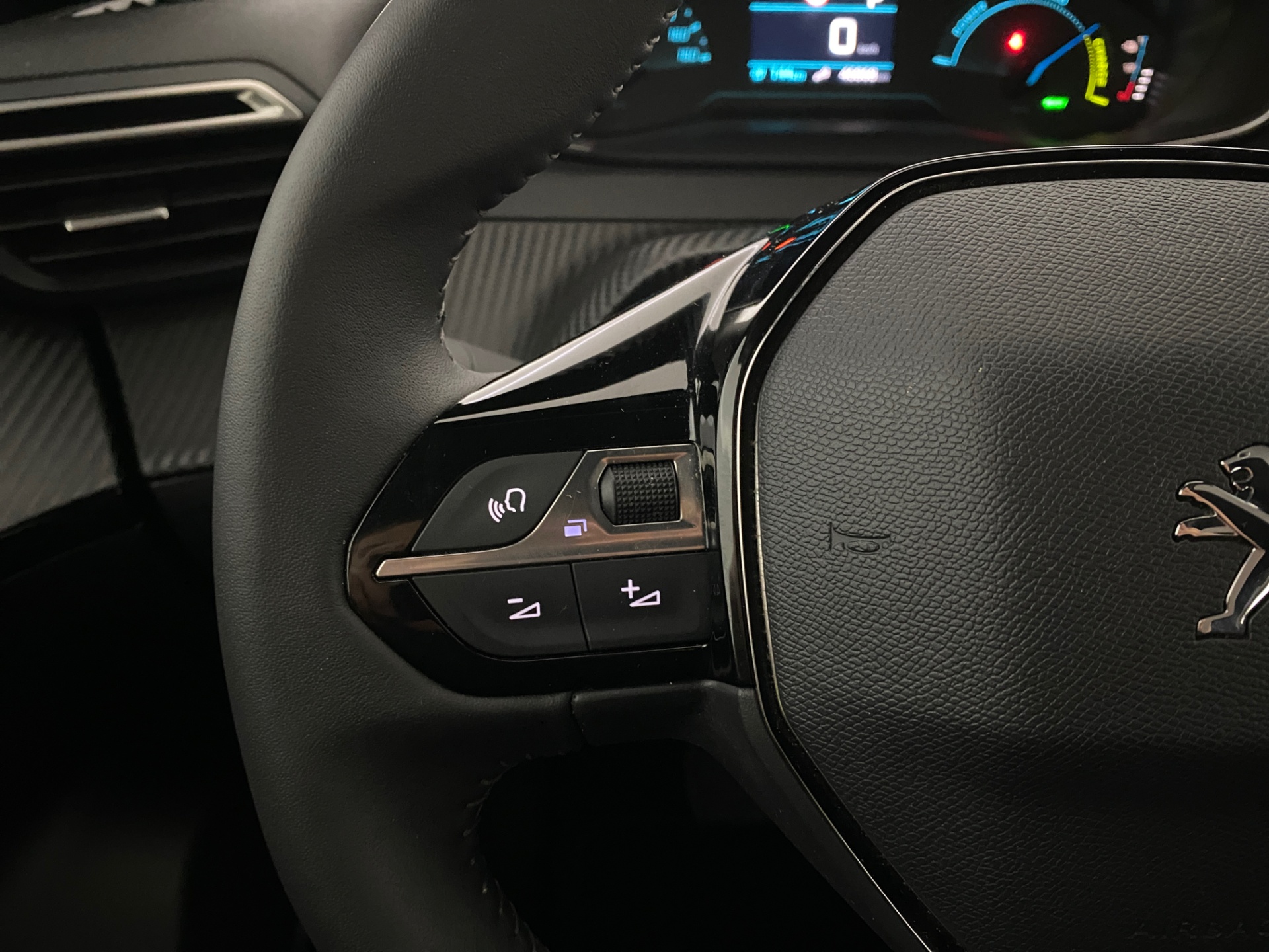 Peugeot e-2008 2023