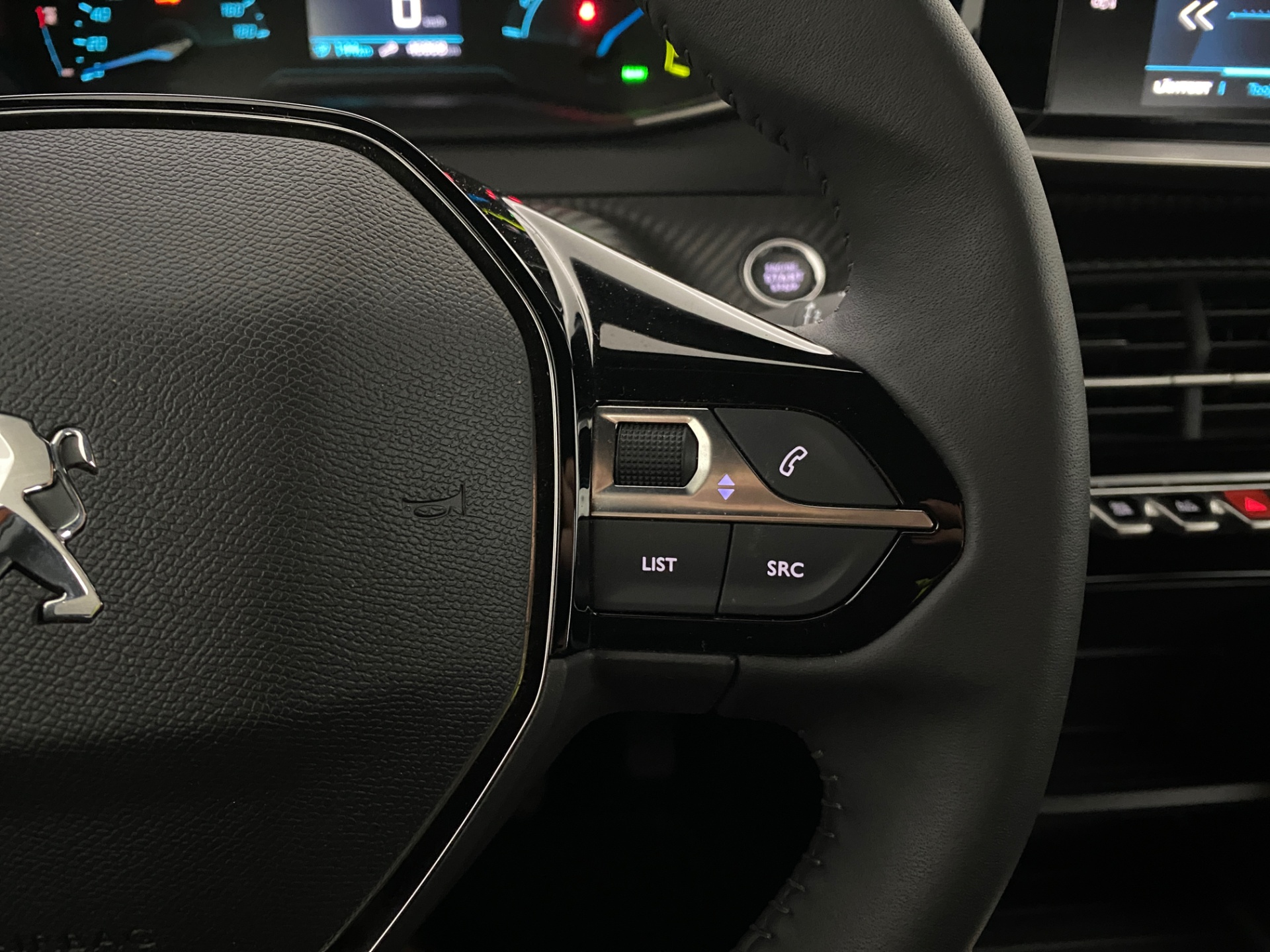 Peugeot e-2008 2023