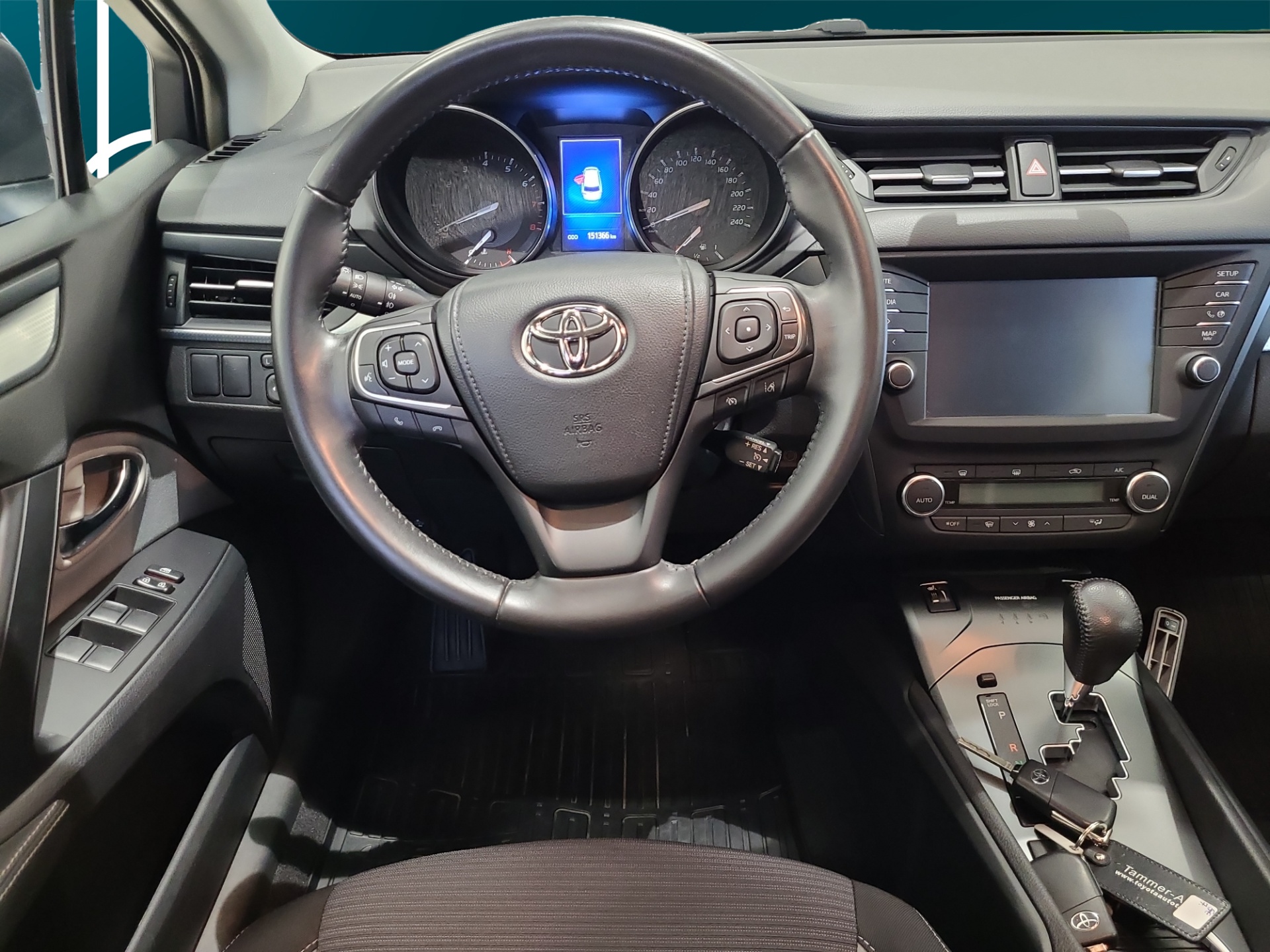 TOYOTA Avensis 2016