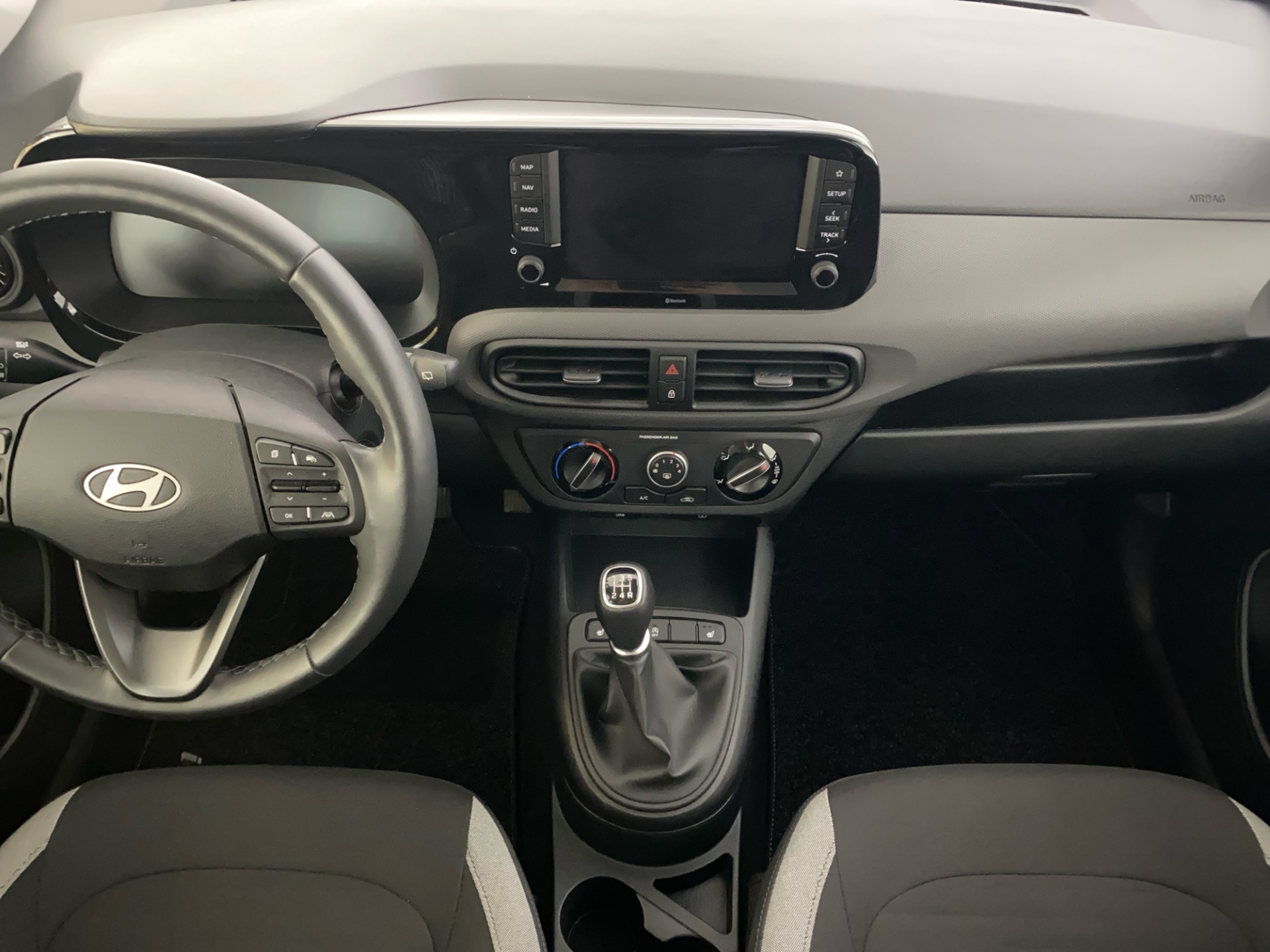HYUNDAI i10 2024