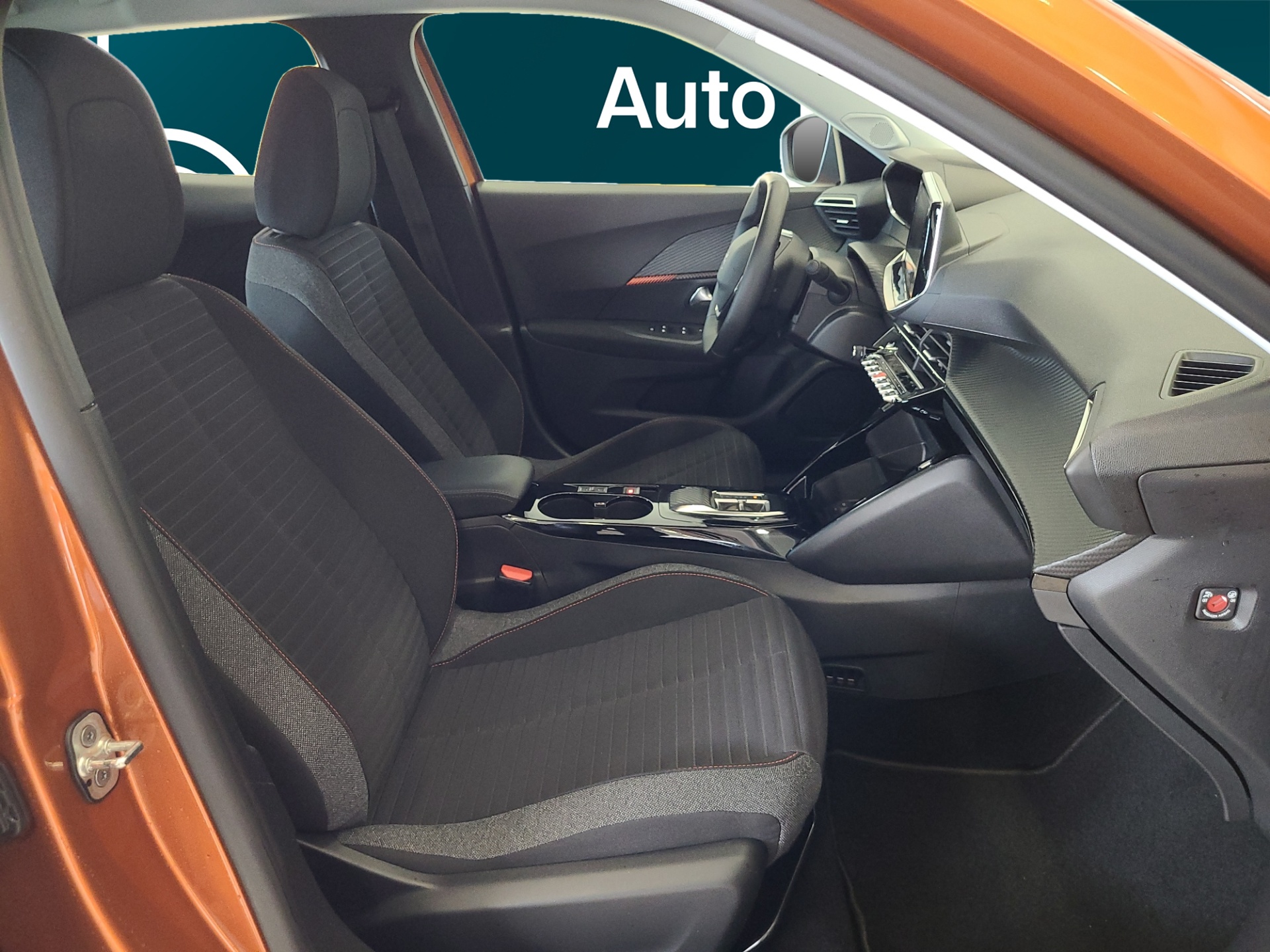 PEUGEOT e-2008 2022