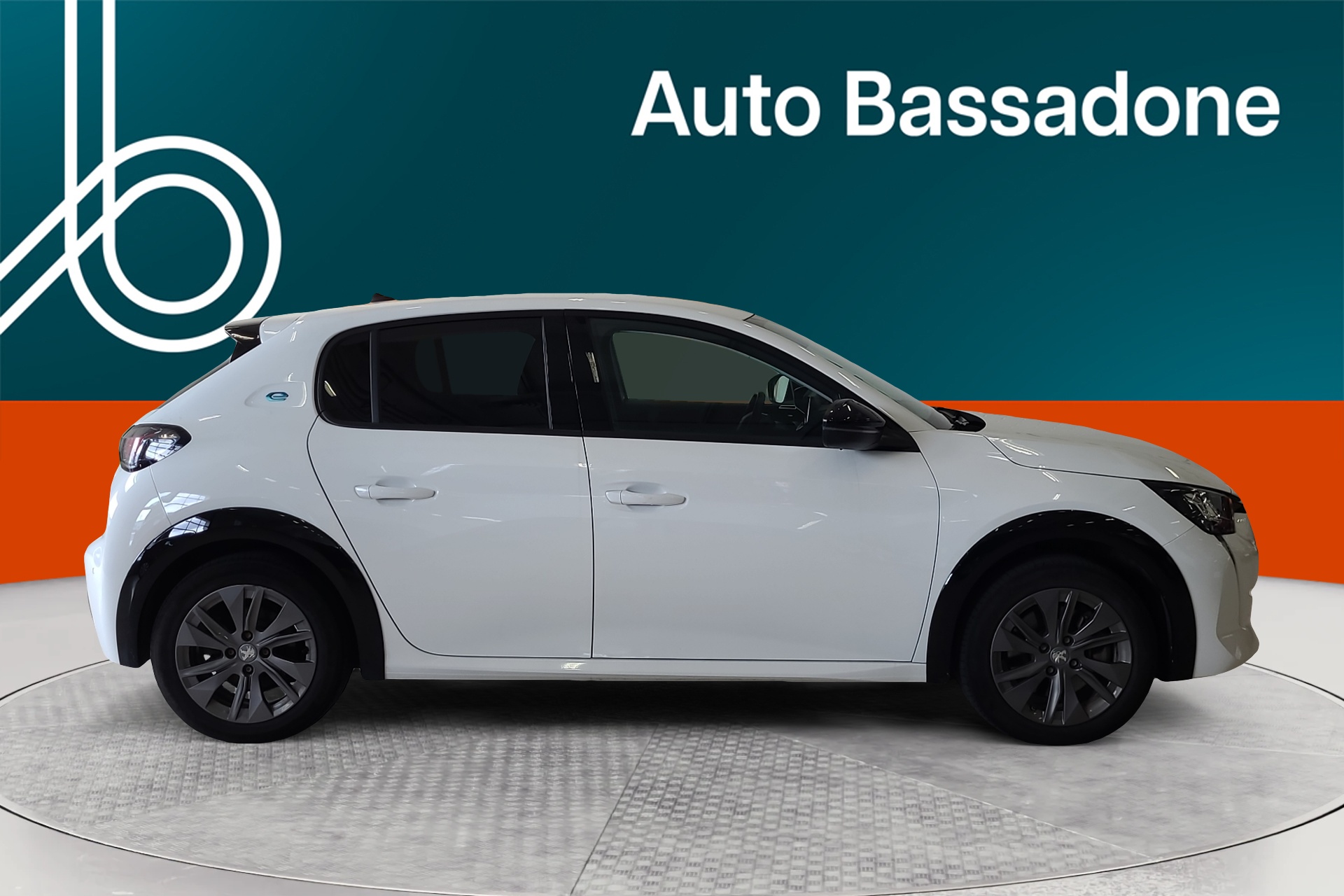 PEUGEOT e-208 2023