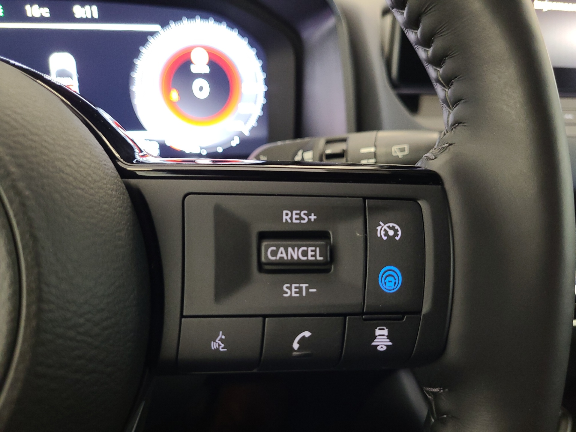 NISSAN Qashqai 2023