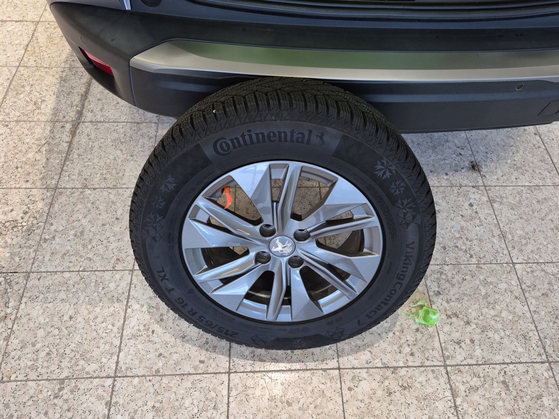 PEUGEOT e-2008 2023