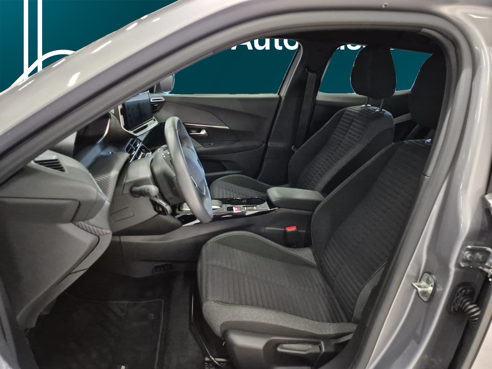 PEUGEOT e-2008 2023