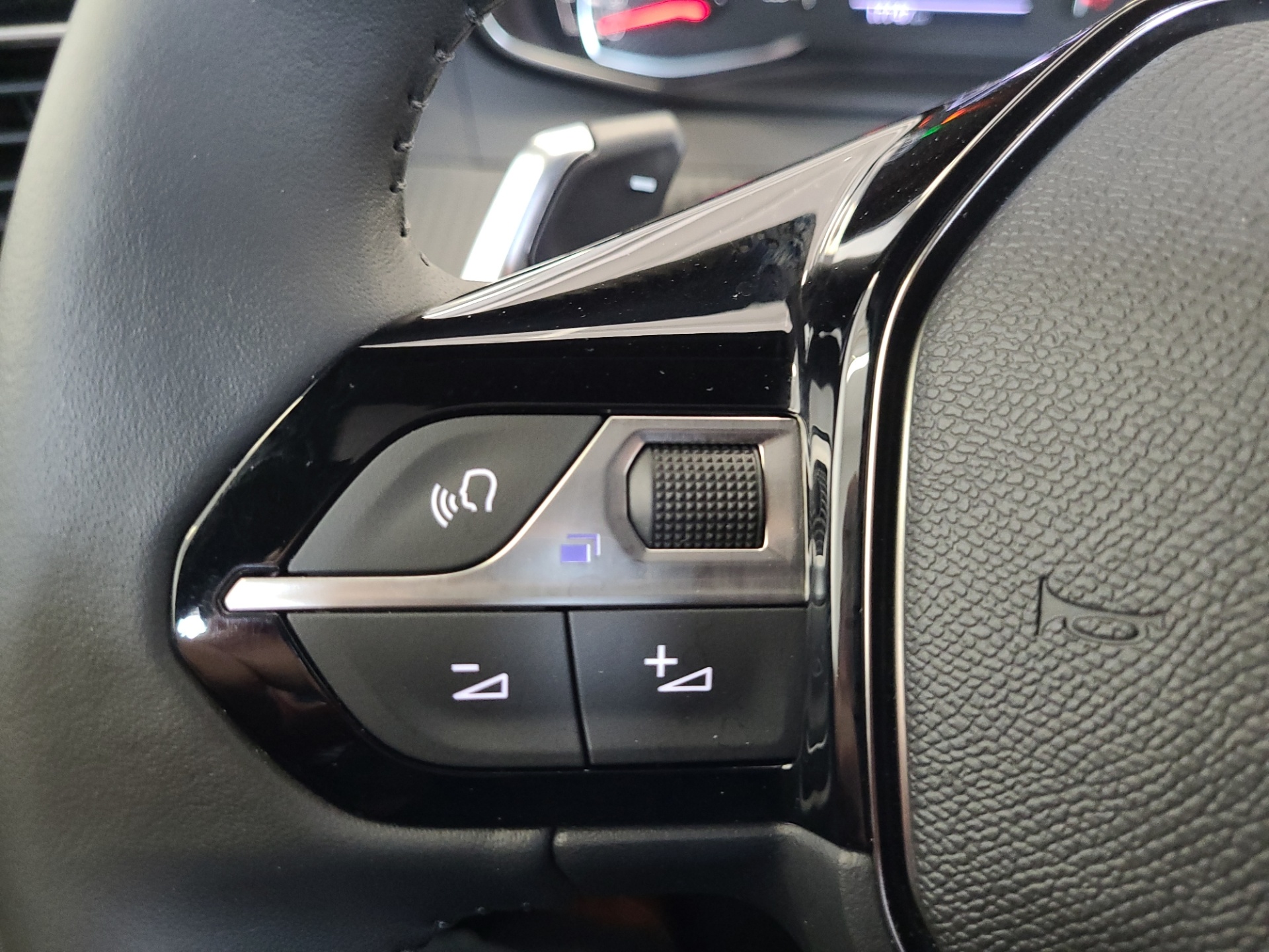 PEUGEOT 2008 2024