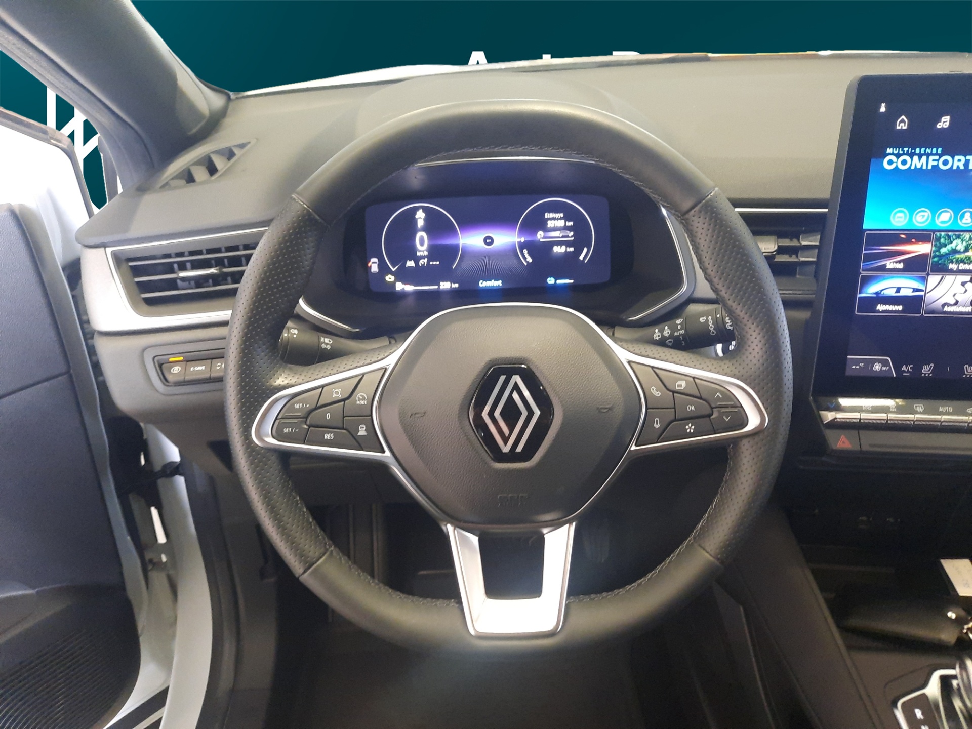 RENAULT Captur 2024