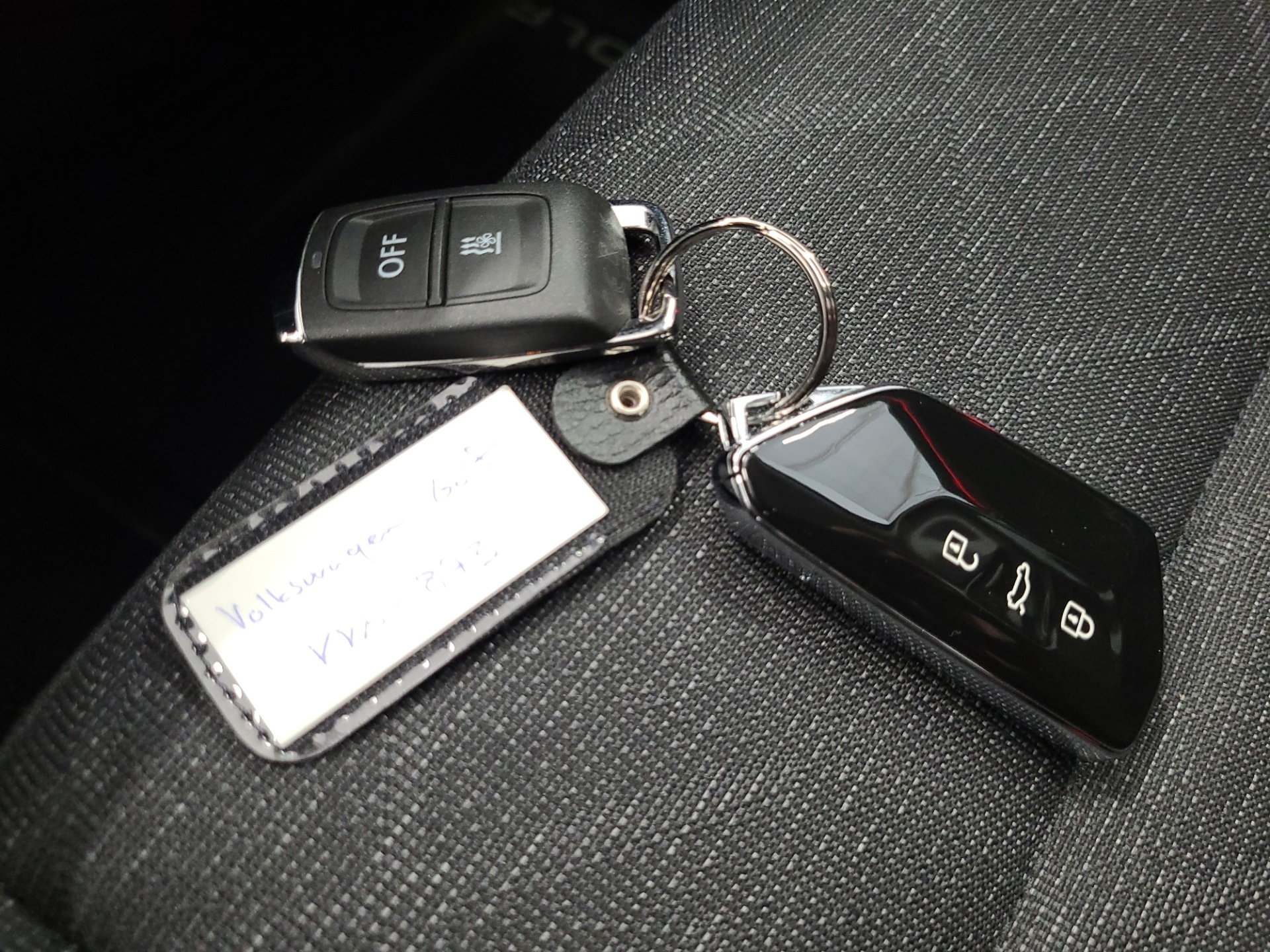 VOLKSWAGEN GOLF 2023