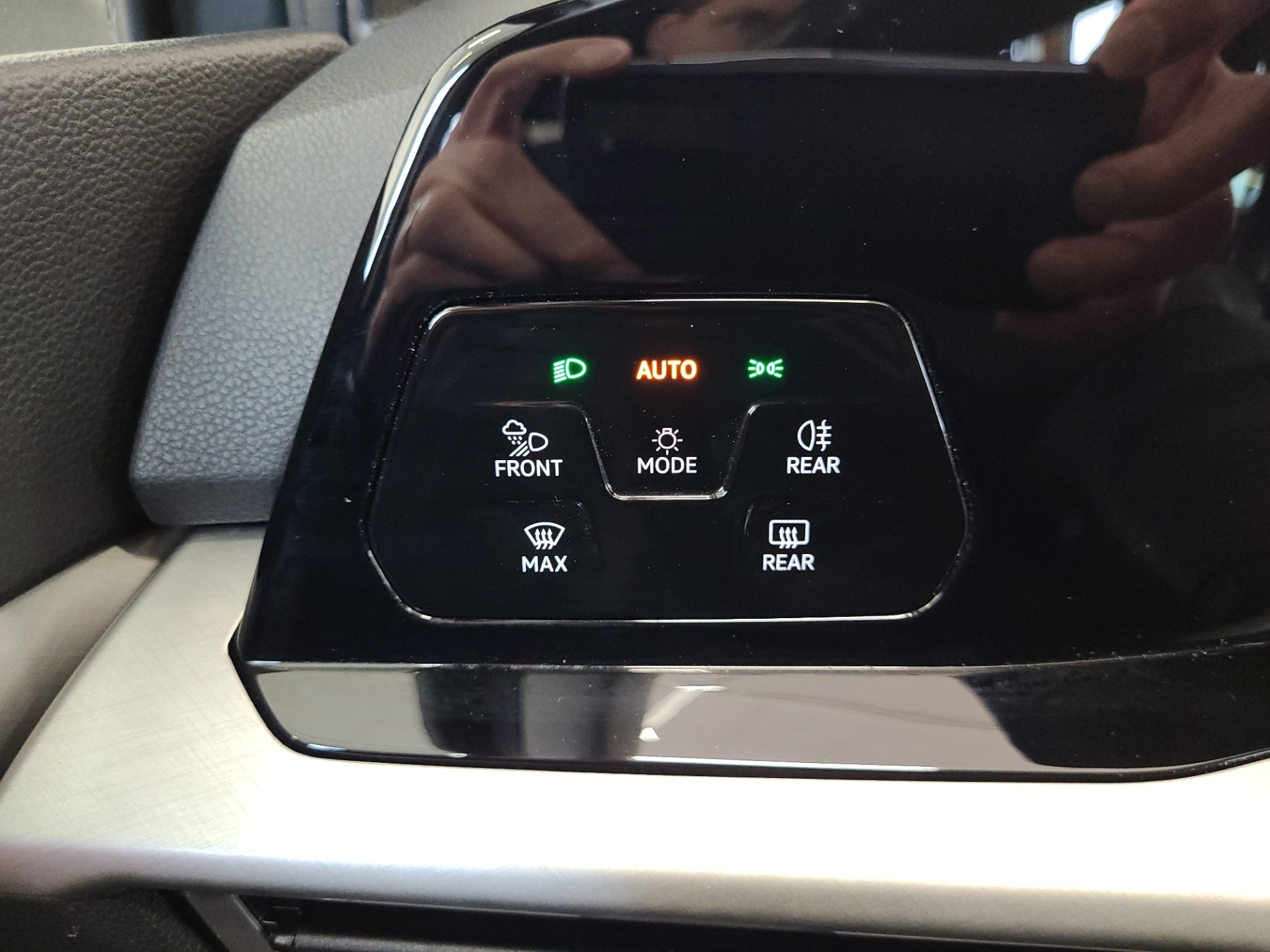 VOLKSWAGEN GOLF 2023