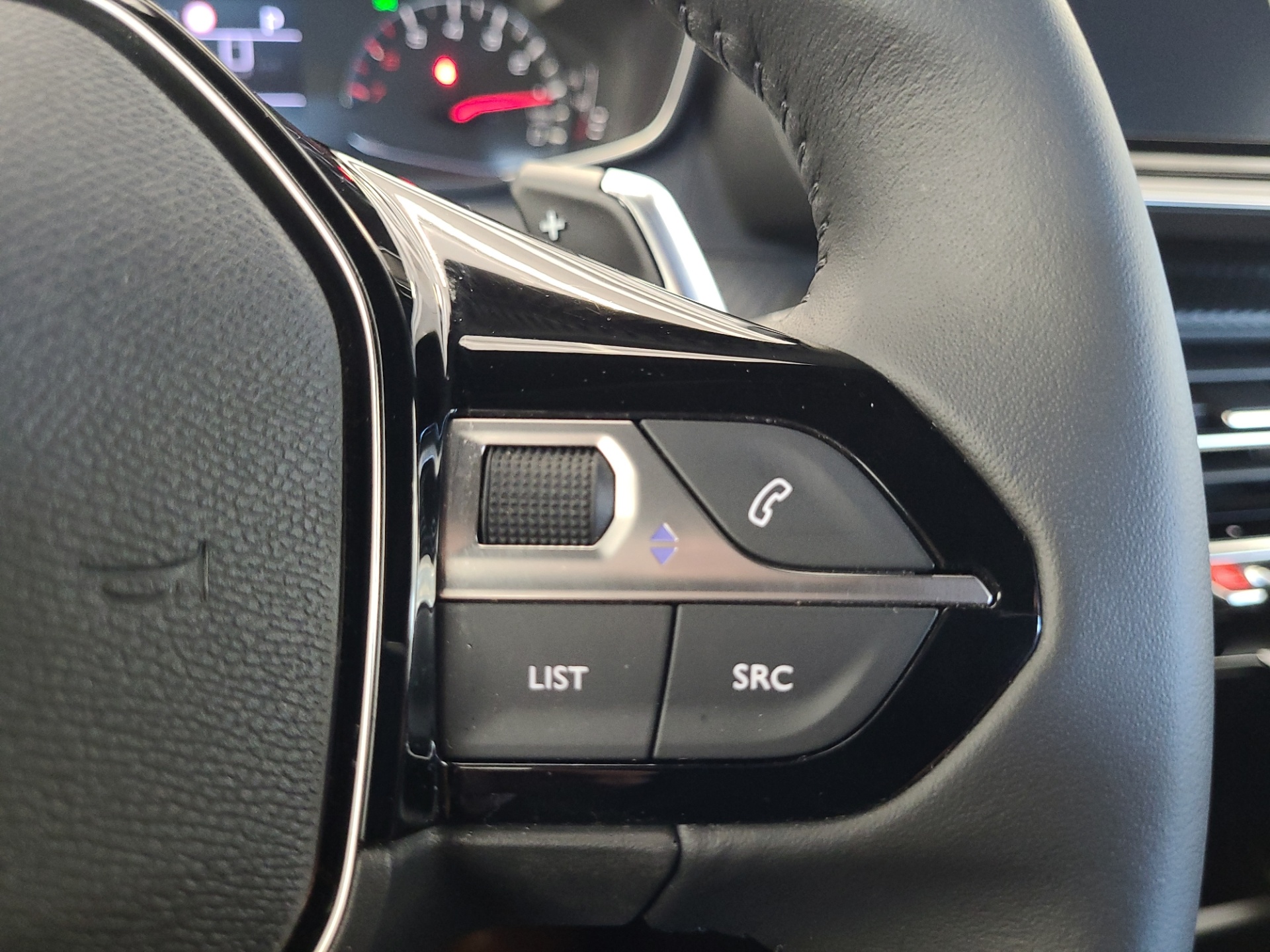PEUGEOT 2008 2024