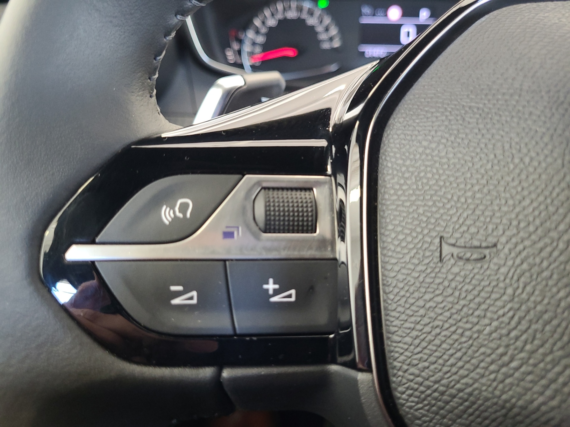 PEUGEOT 2008 2024