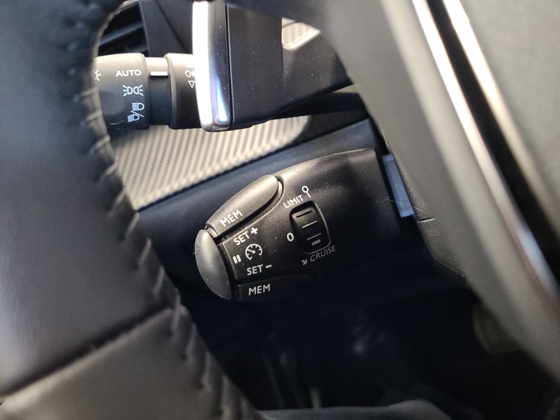 PEUGEOT 2008 2024