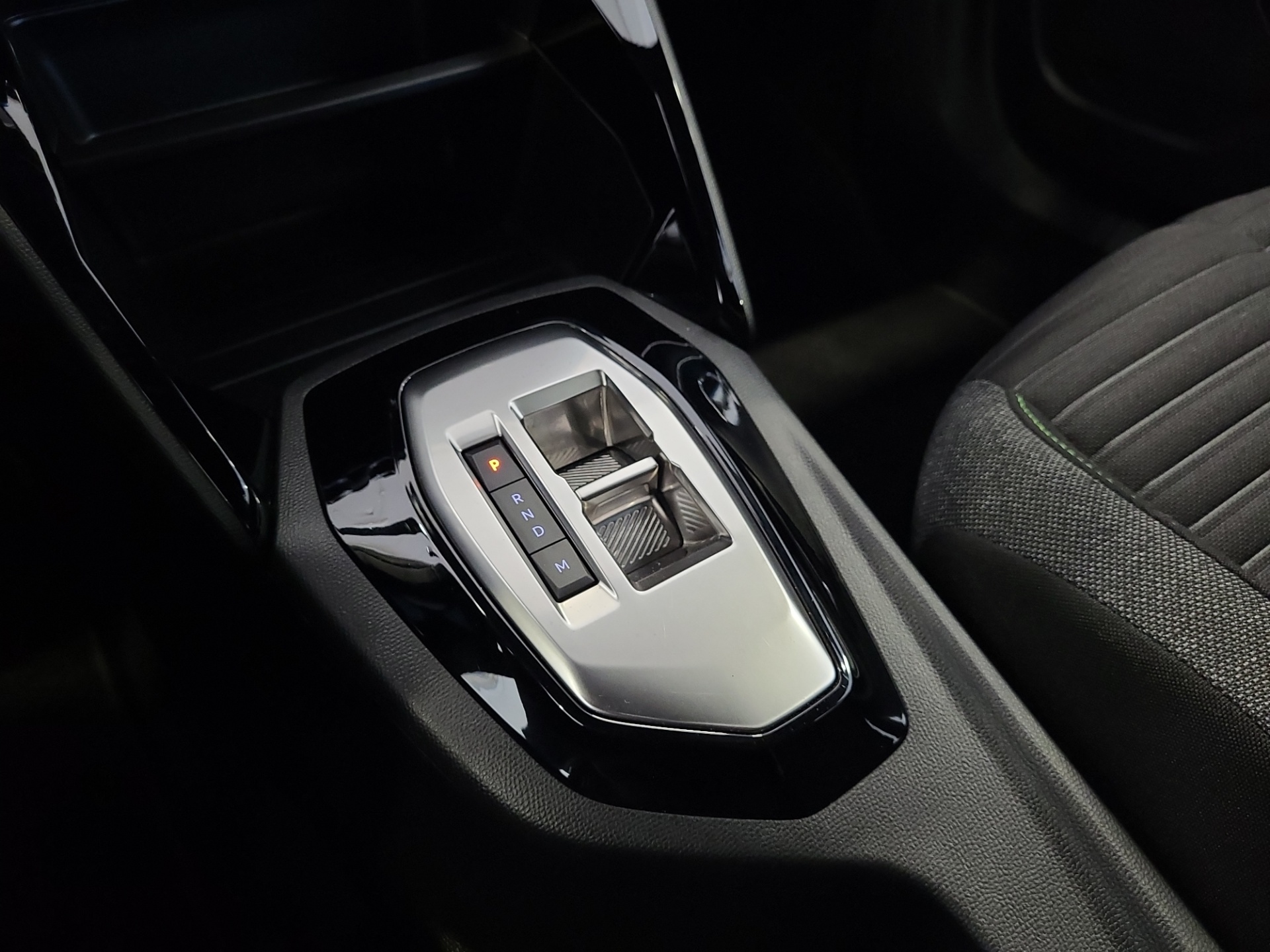 PEUGEOT 2008 2024