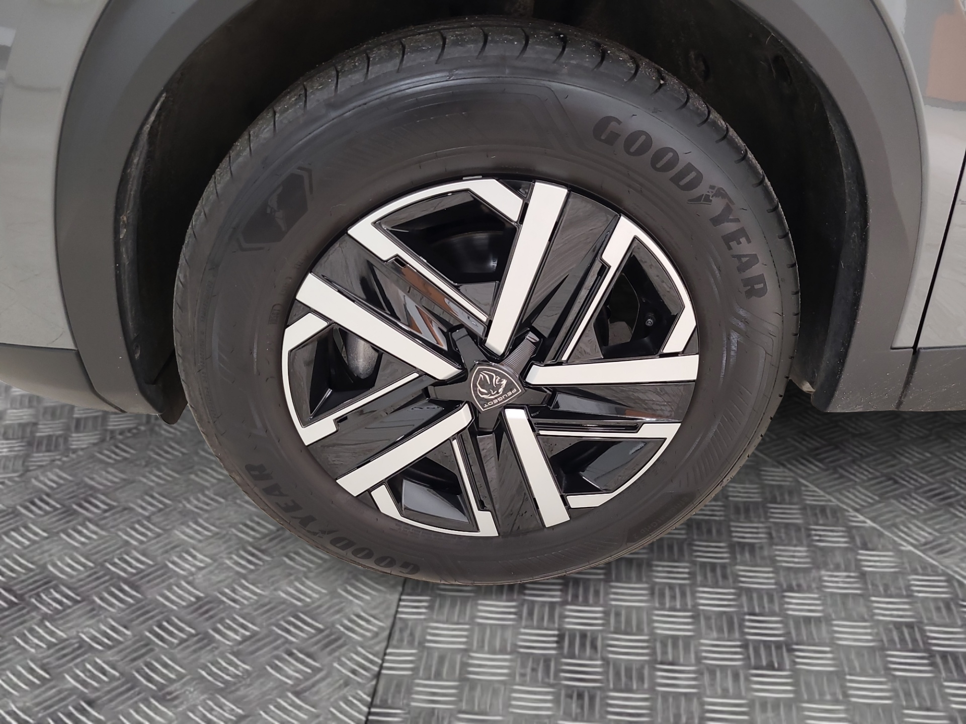 PEUGEOT 2008 2024