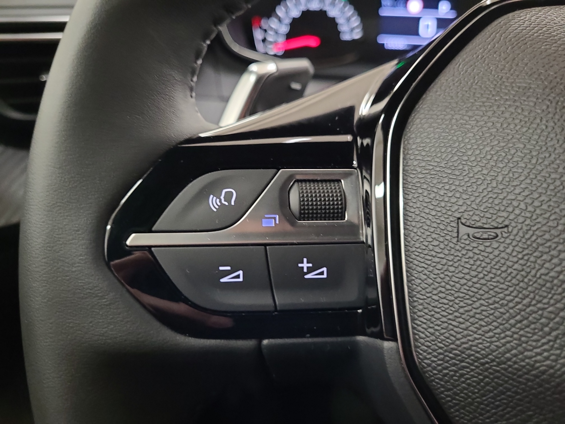 PEUGEOT 2008 2024
