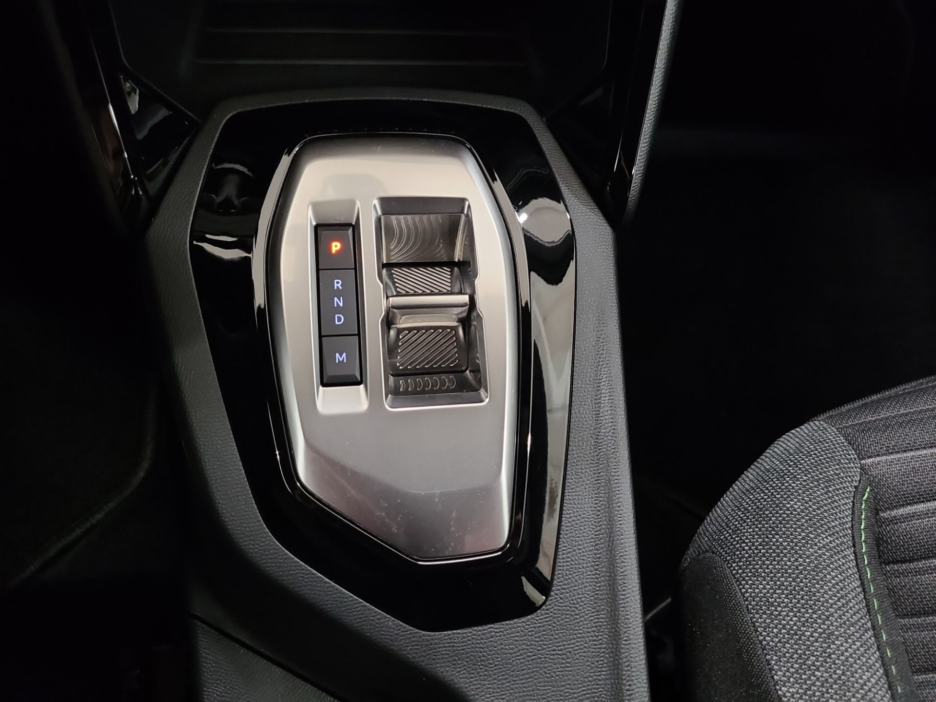 PEUGEOT 2008 2024
