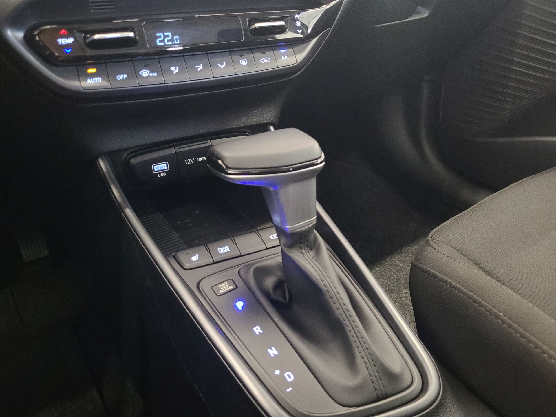 HYUNDAI i20 Hatchback 2025