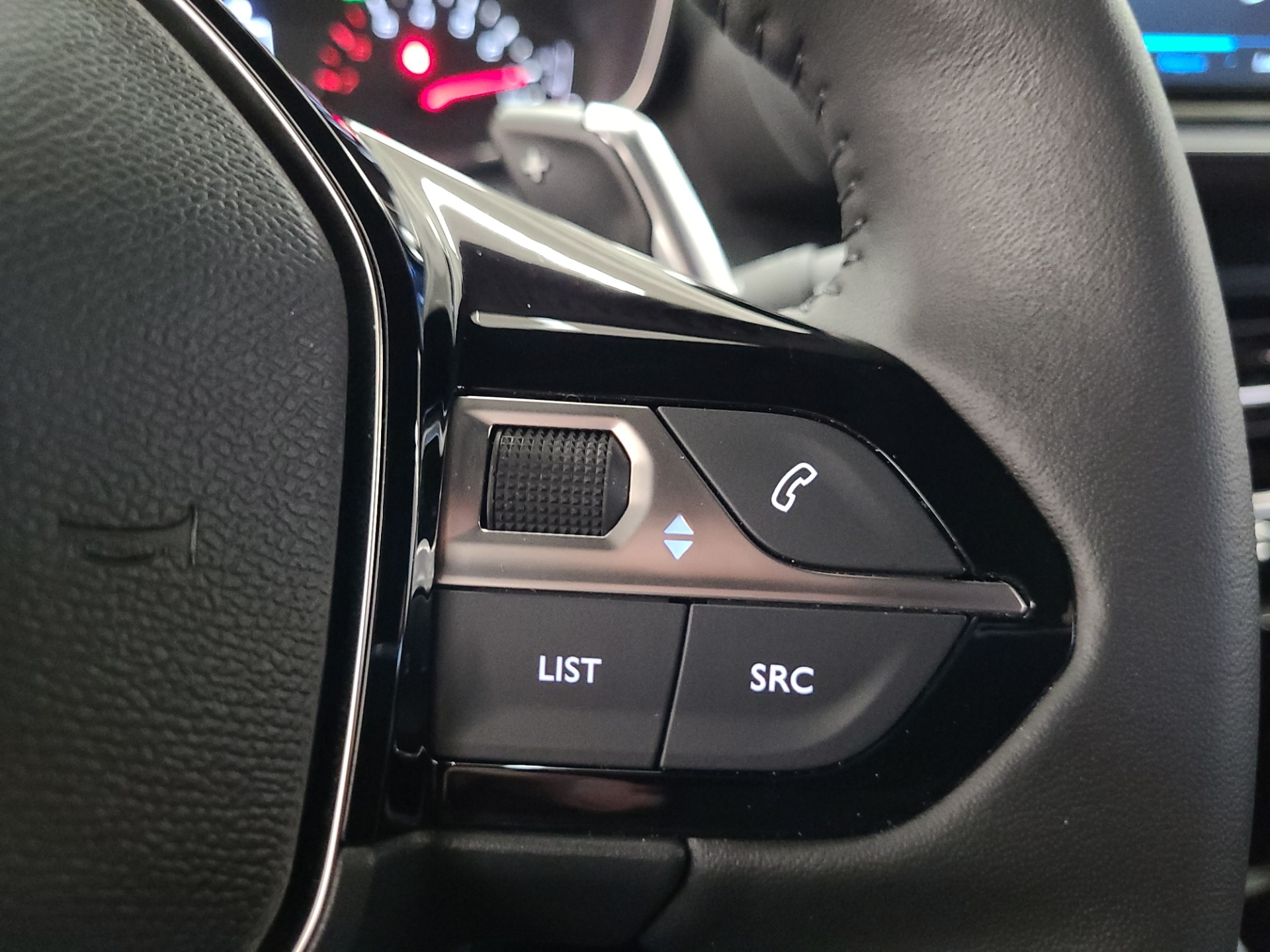 PEUGEOT 2008 2024