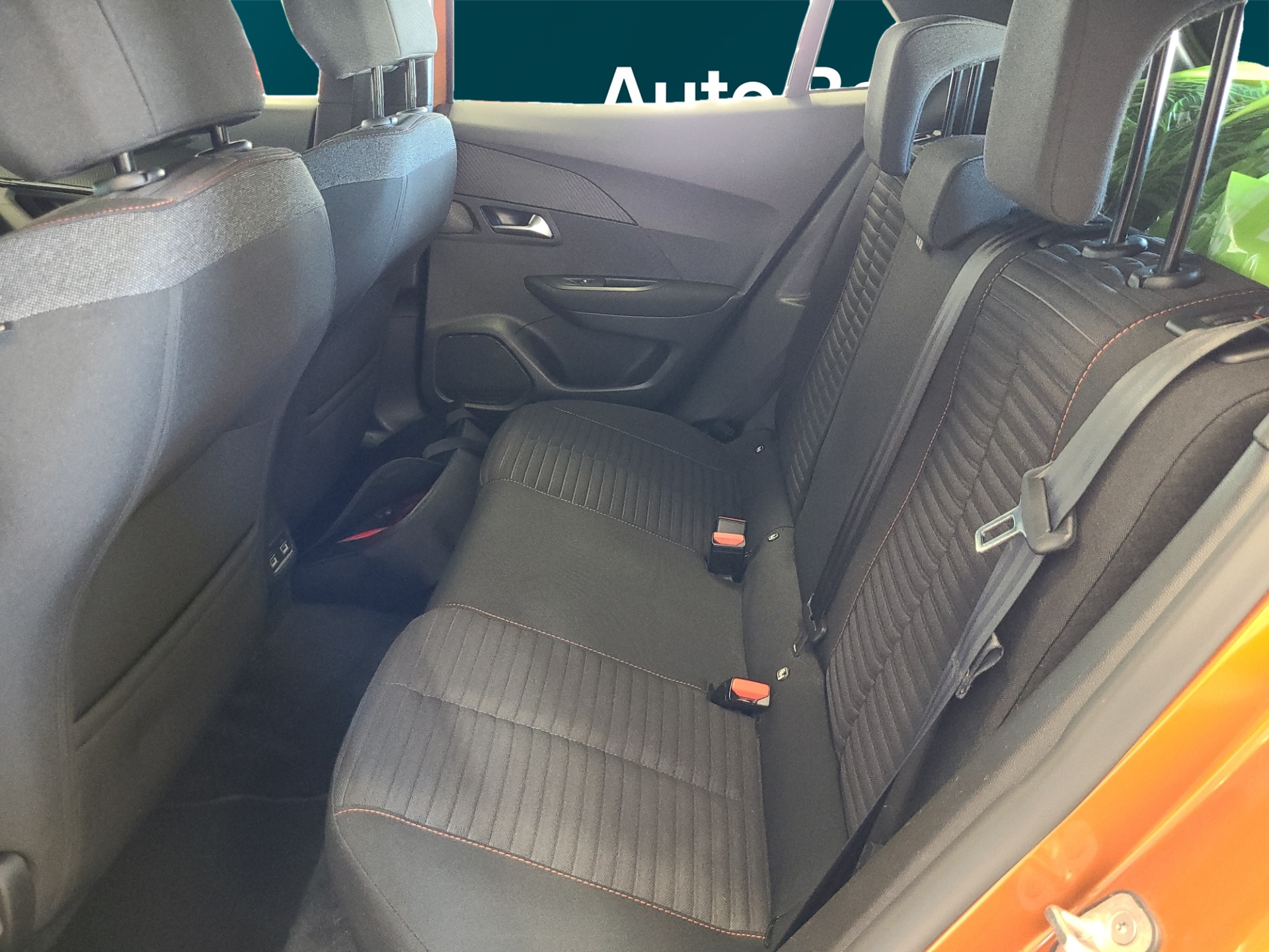 PEUGEOT e-2008 2023