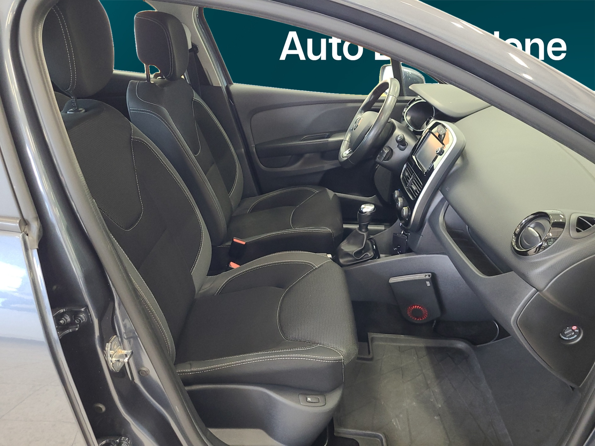 RENAULT Clio 2017