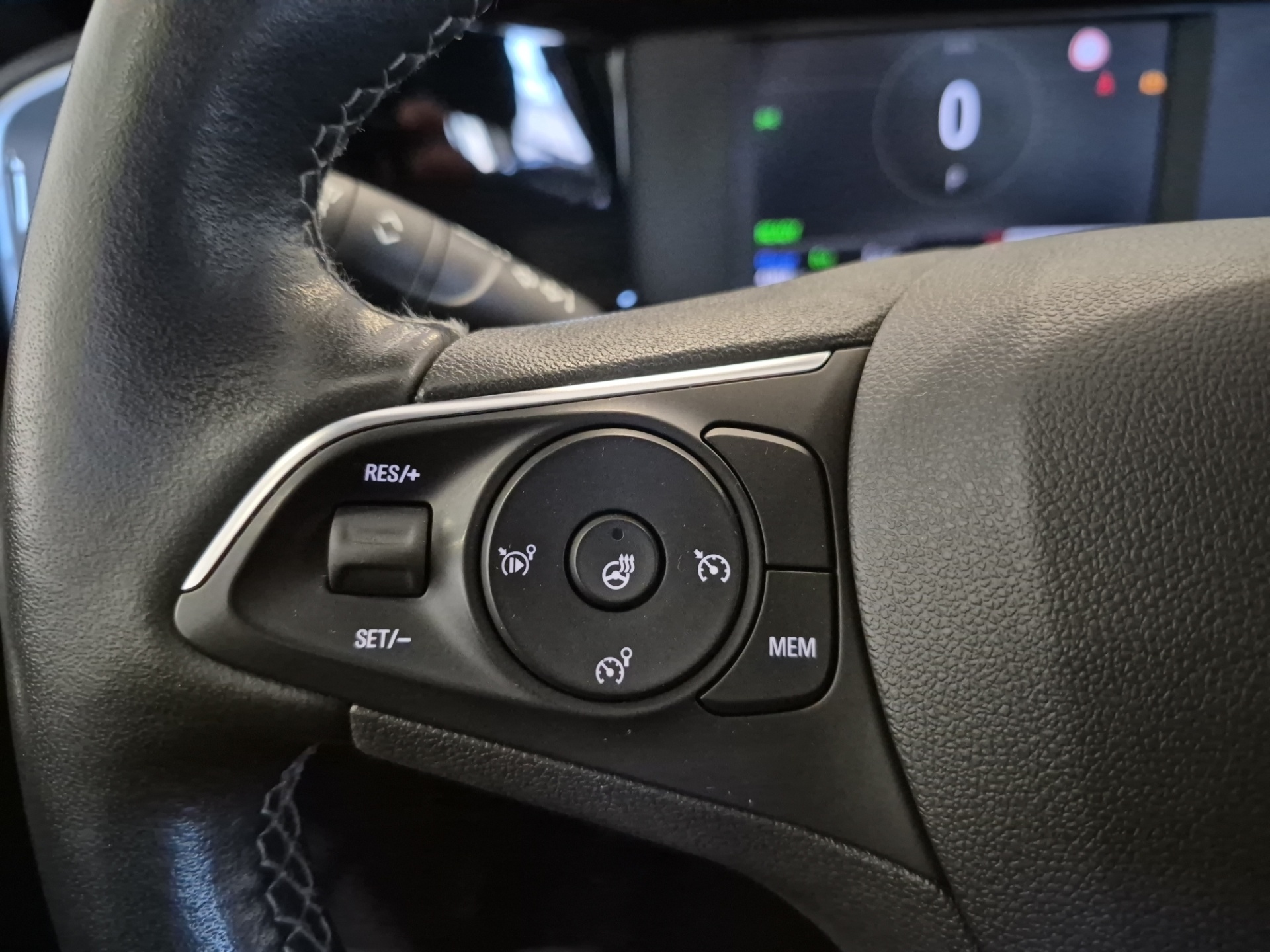 OPEL Mokka-e 2023