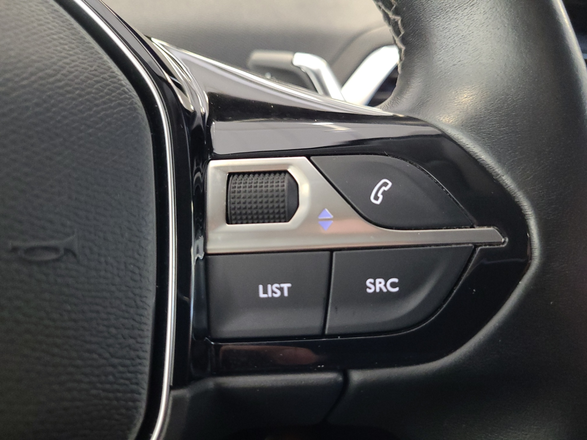 PEUGEOT 3008 2021