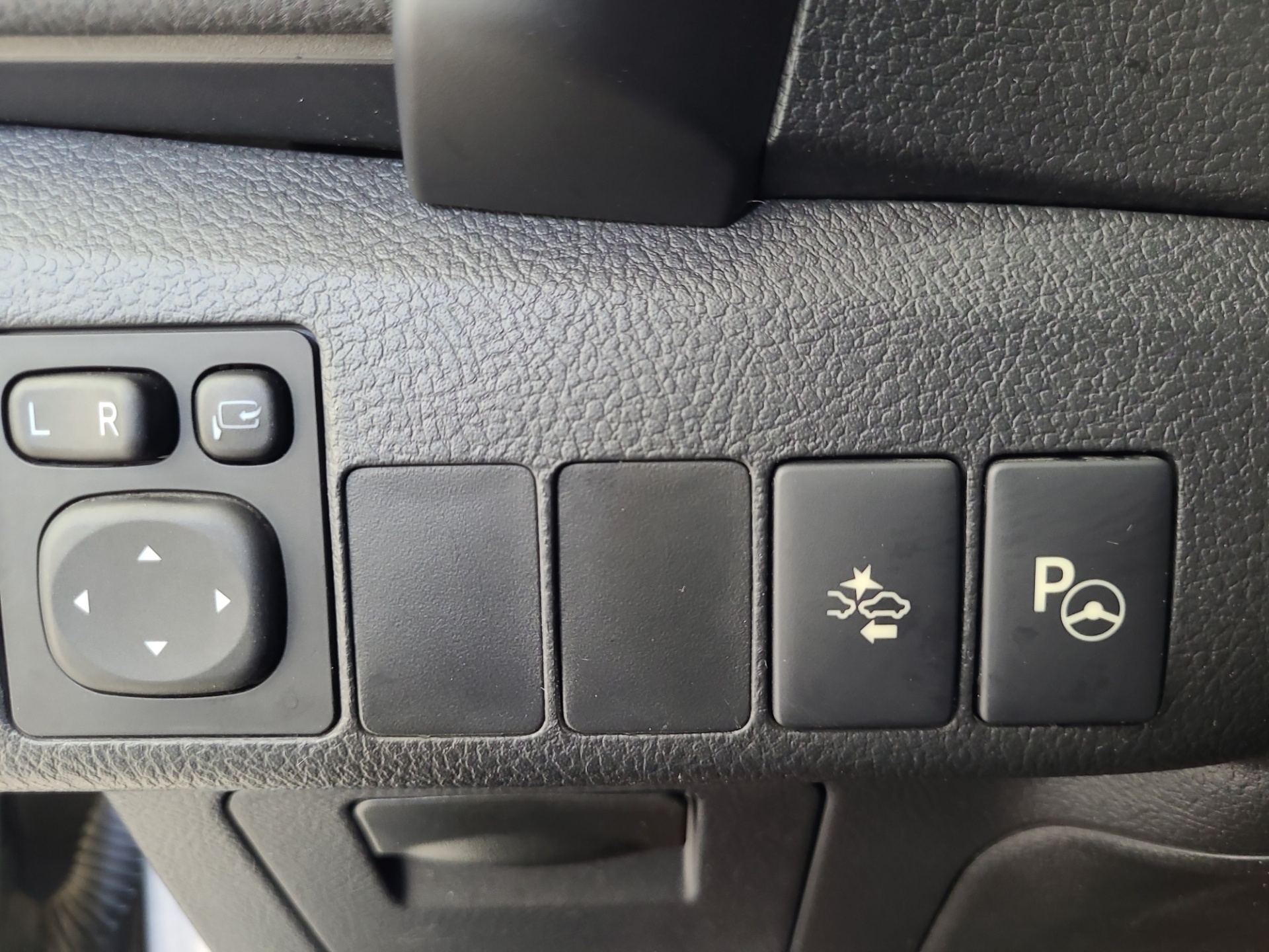 TOYOTA Auris 2016