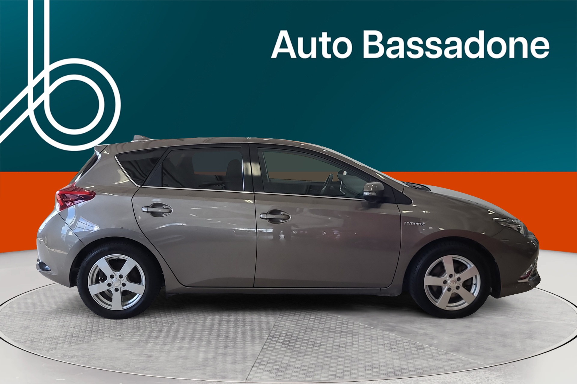 TOYOTA Auris 2016