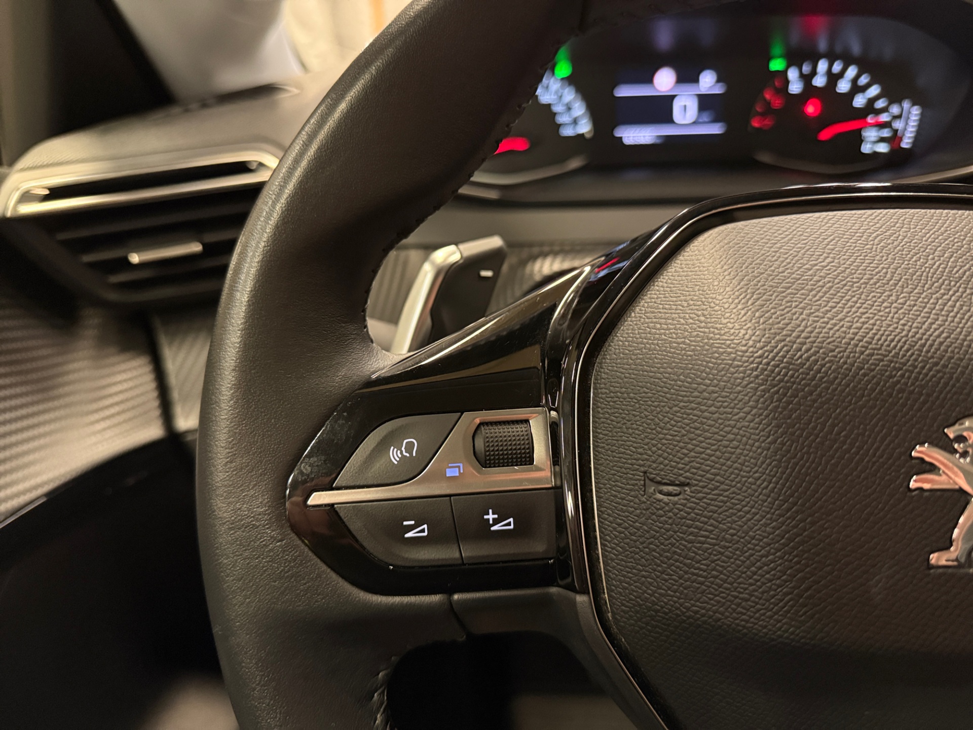 PEUGEOT 208 2022
