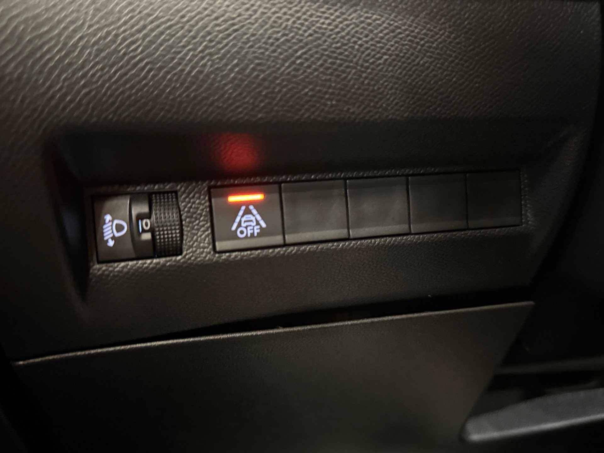 PEUGEOT 208 2022