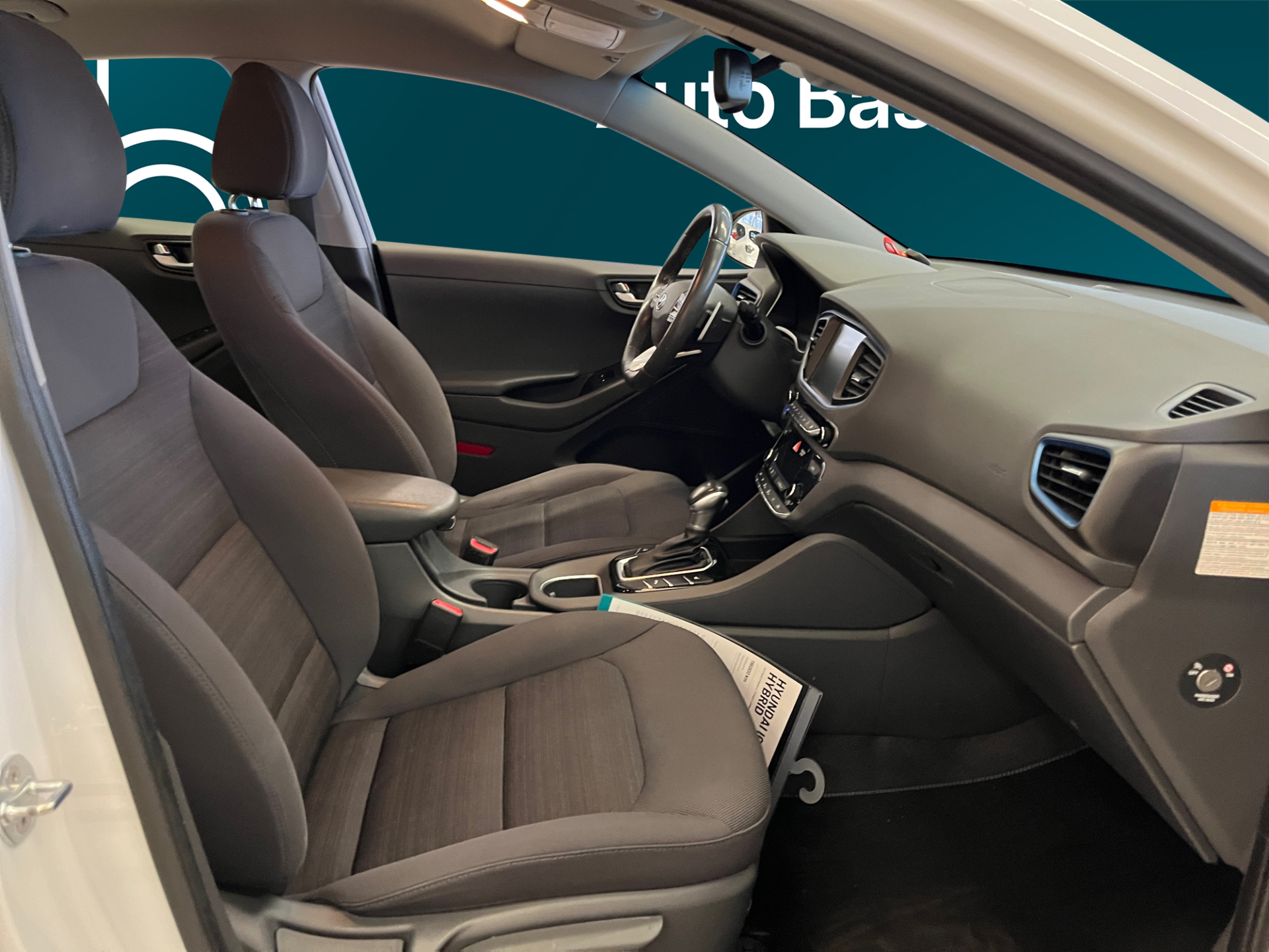 HYUNDAI IONIQ HYBRID 2018