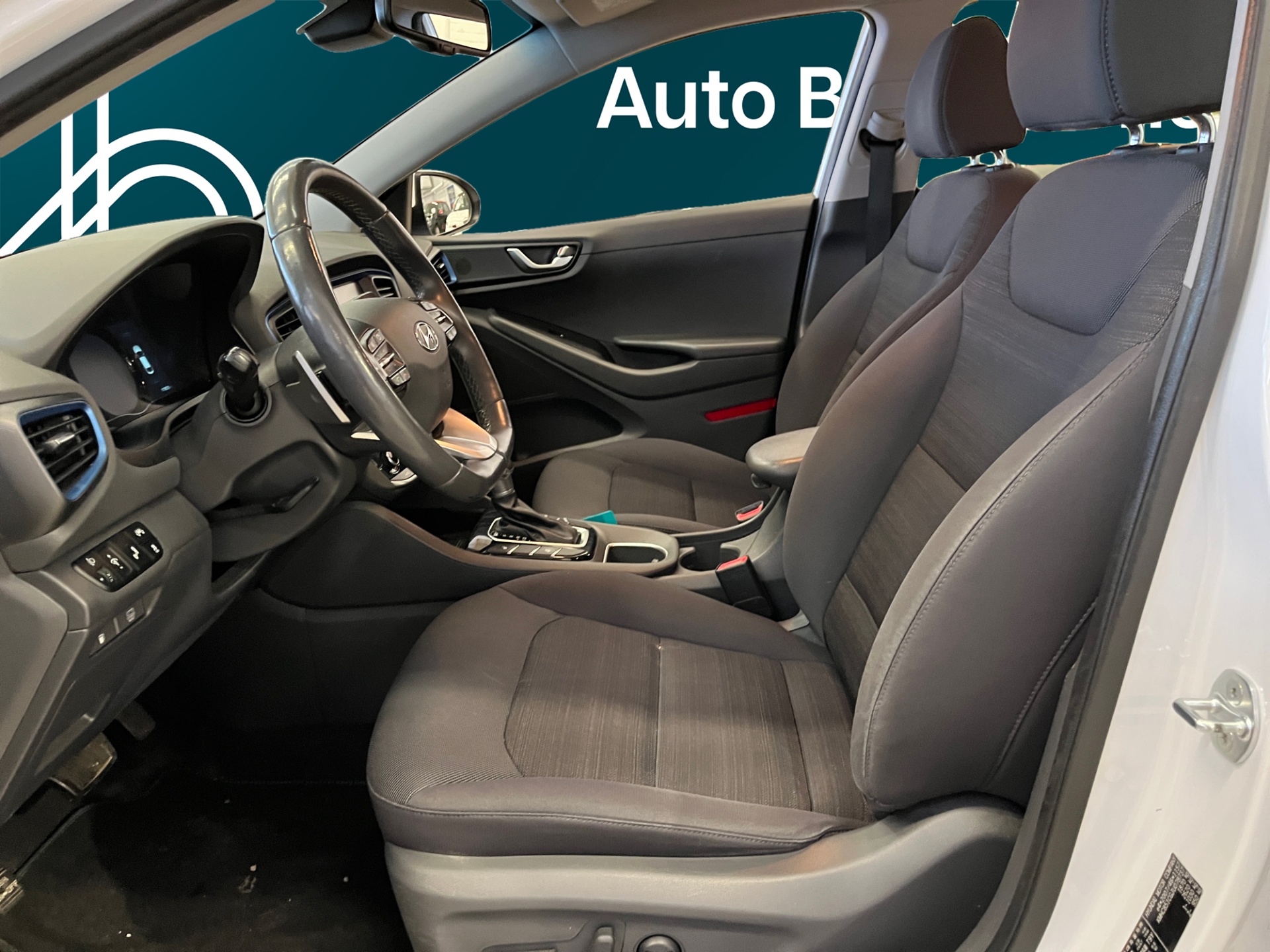 HYUNDAI IONIQ HYBRID 2018