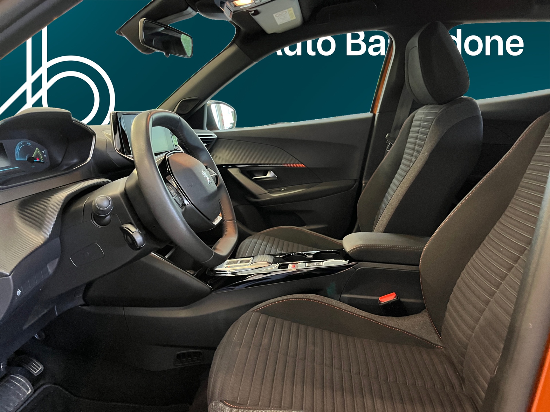 PEUGEOT e-2008 2023