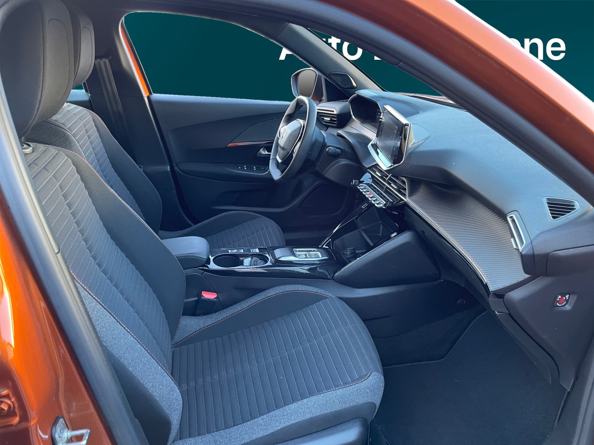 PEUGEOT e-2008 2023