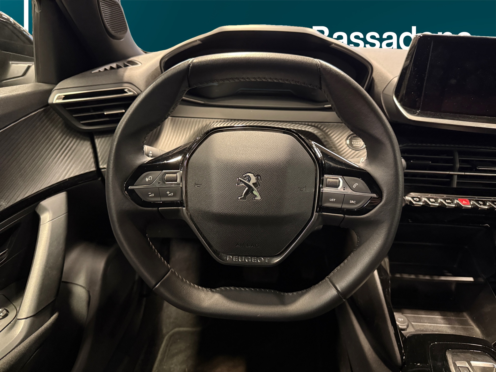 PEUGEOT e-2008 2023