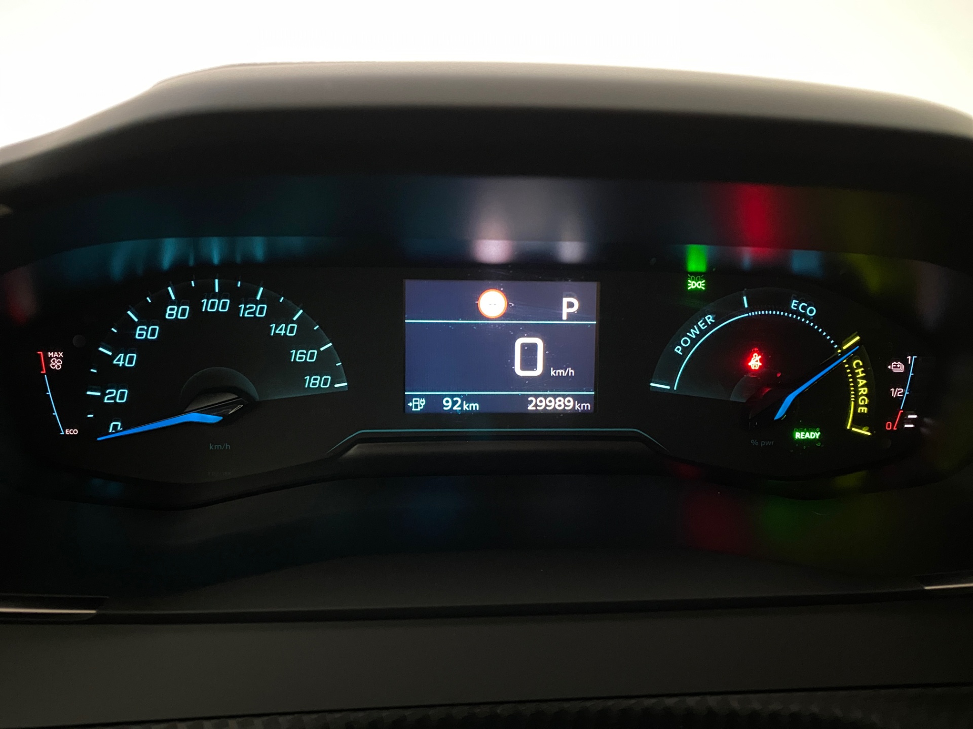 Peugeot e-2008 2023