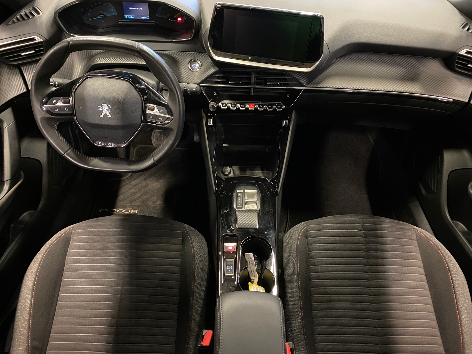 PEUGEOT e-2008 2023