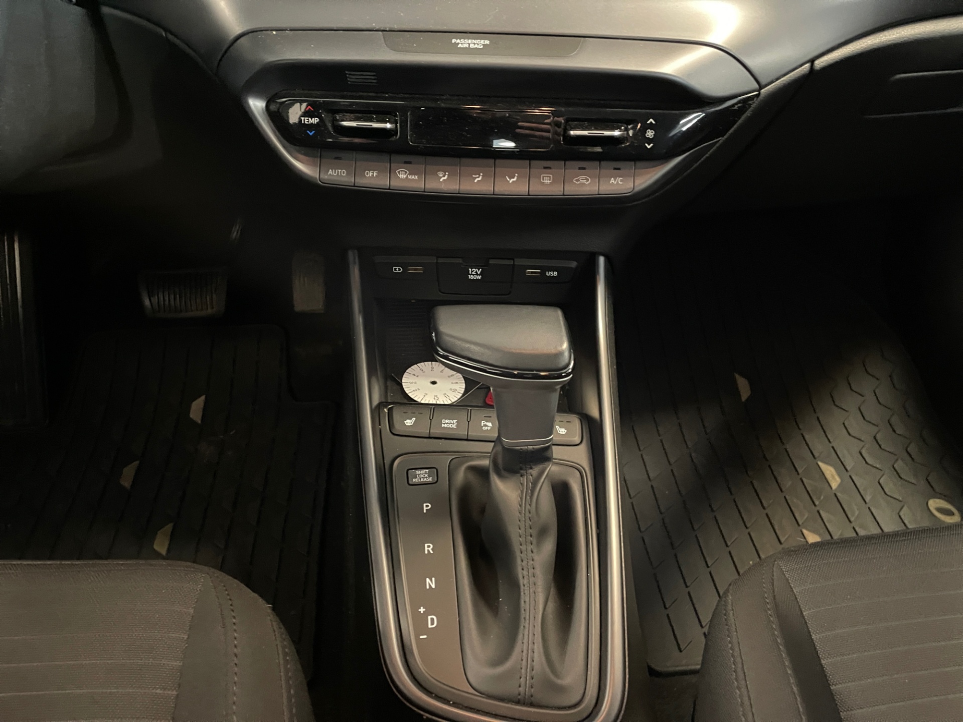 HYUNDAI i20 Hatchback 2023
