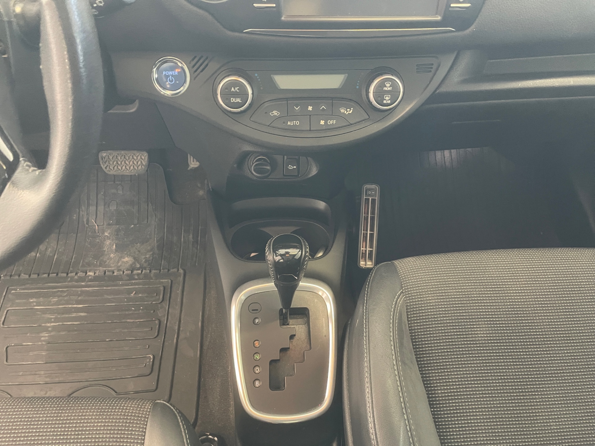 TOYOTA Yaris 2019