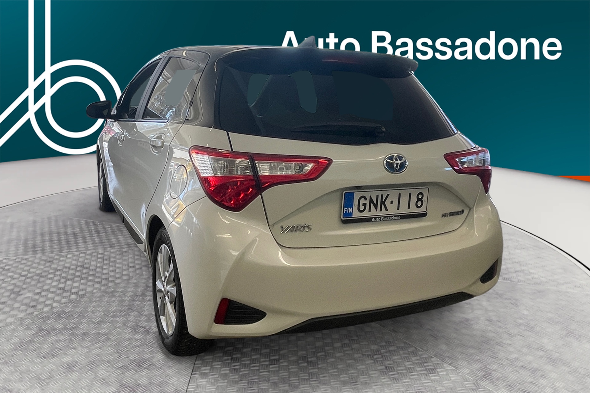 TOYOTA Yaris 2019