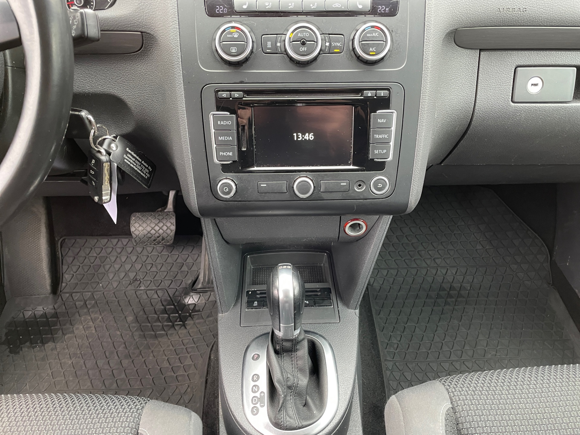 VOLKSWAGEN Touran 2014