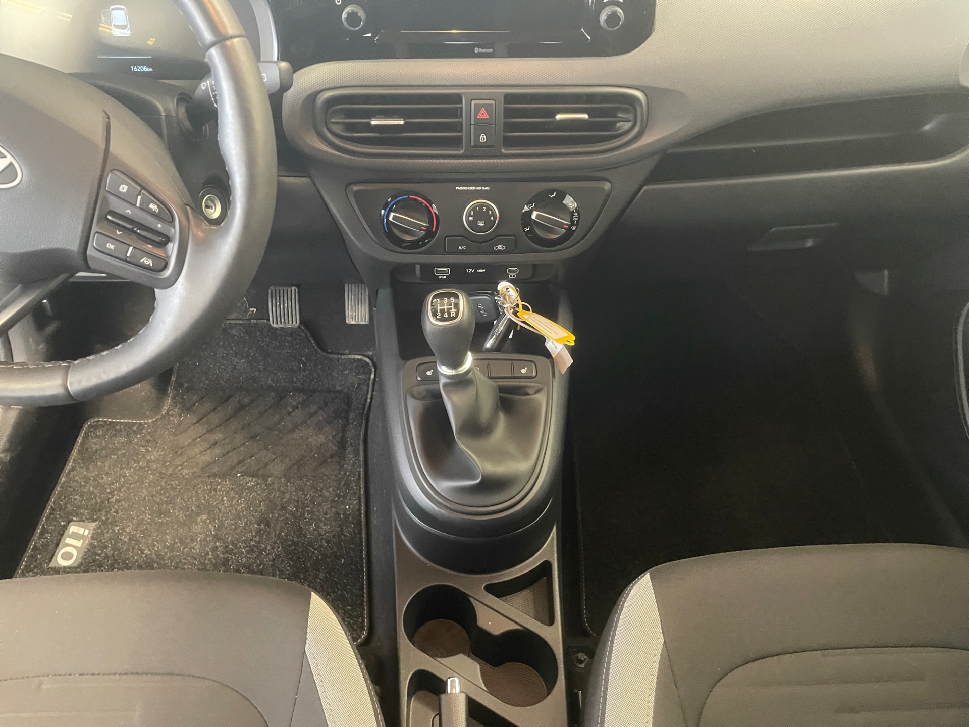 HYUNDAI I10 2025