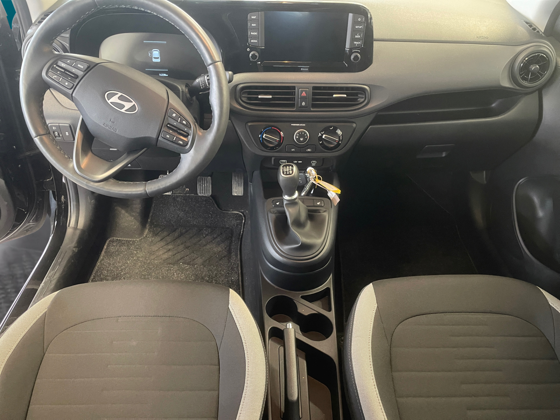 HYUNDAI I10 2025