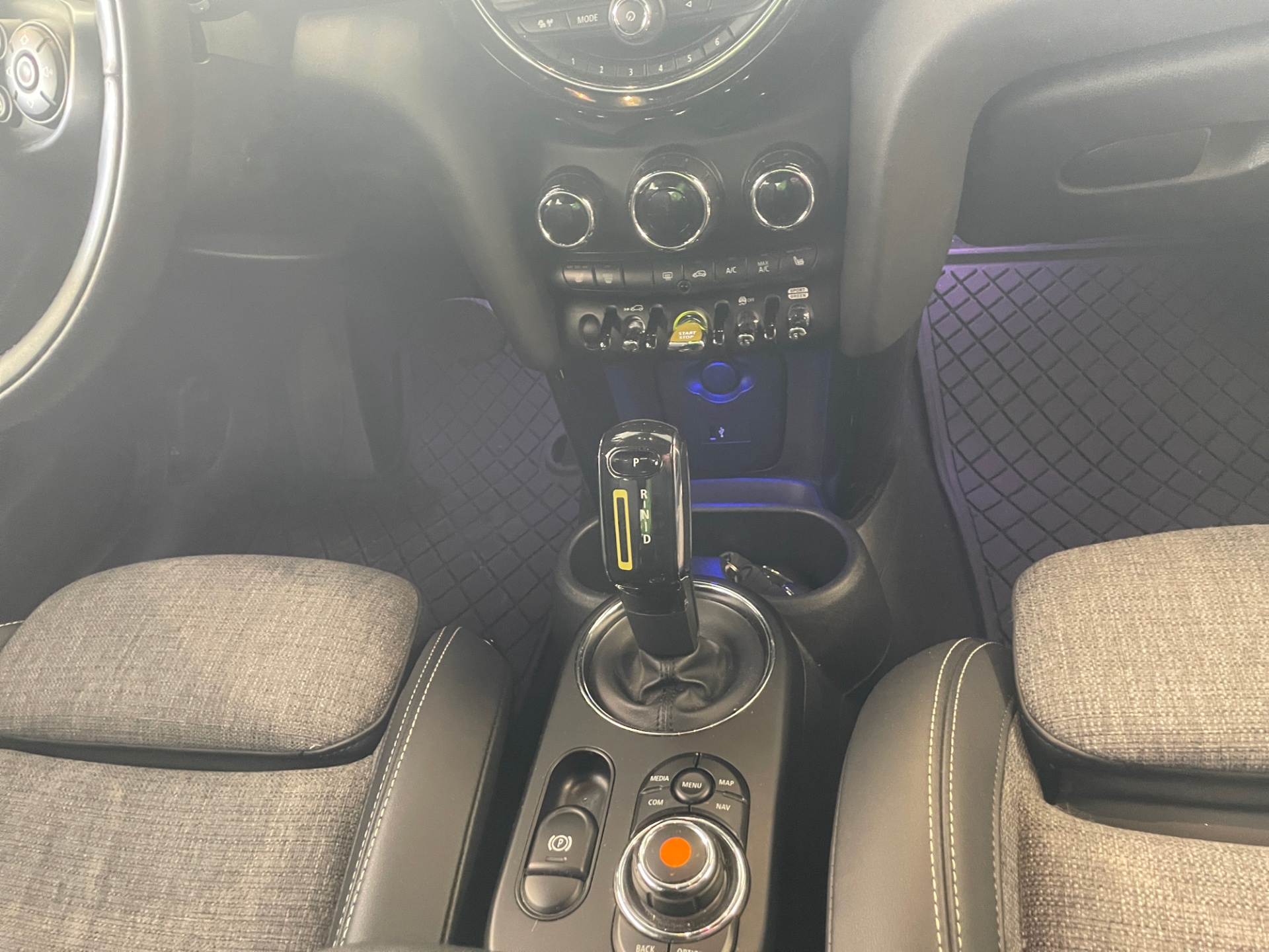 MINI Hatchback 2021